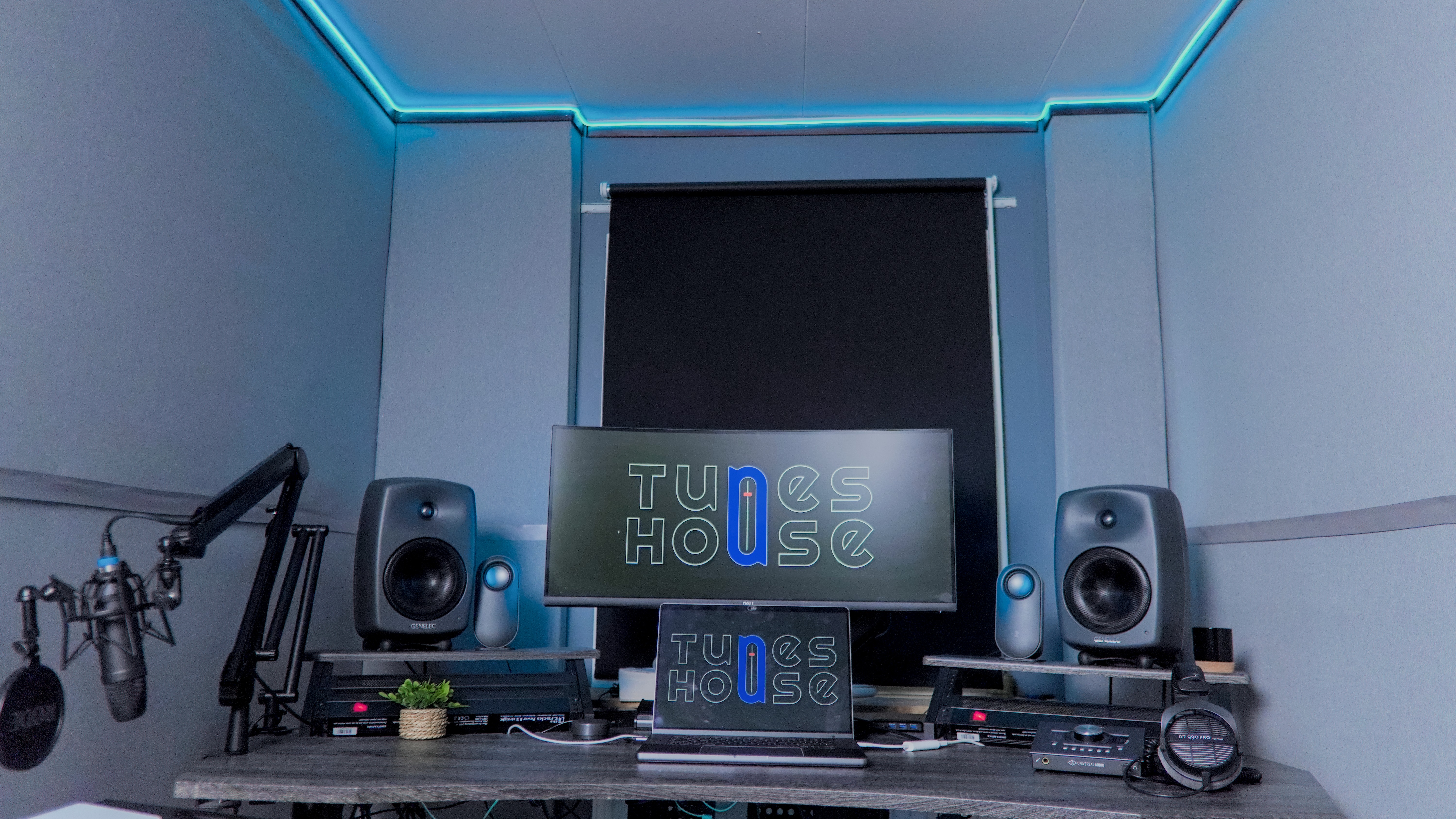 Cozy home music studio – acoustically treated & well equipped #musikstudio