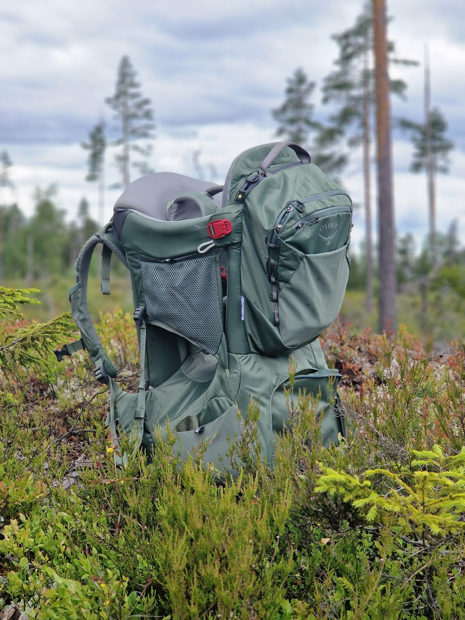 Bæremeis til leie – osprey poco premium bæremeis (med regntrekk og solskjerm)