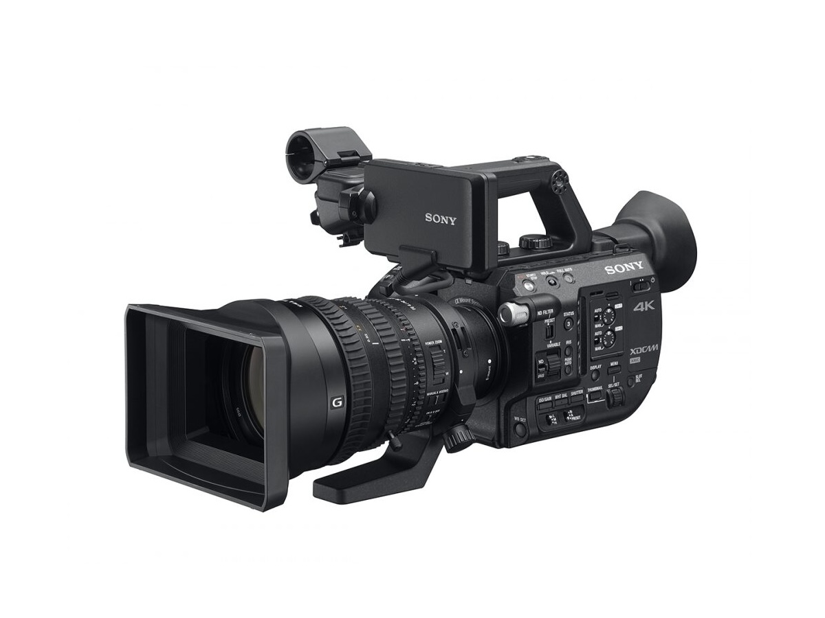 Sony fs5 + 28-135 f4 pz oss  lens + batteries + 2x 128gb sd cards (pxw-fs5 for