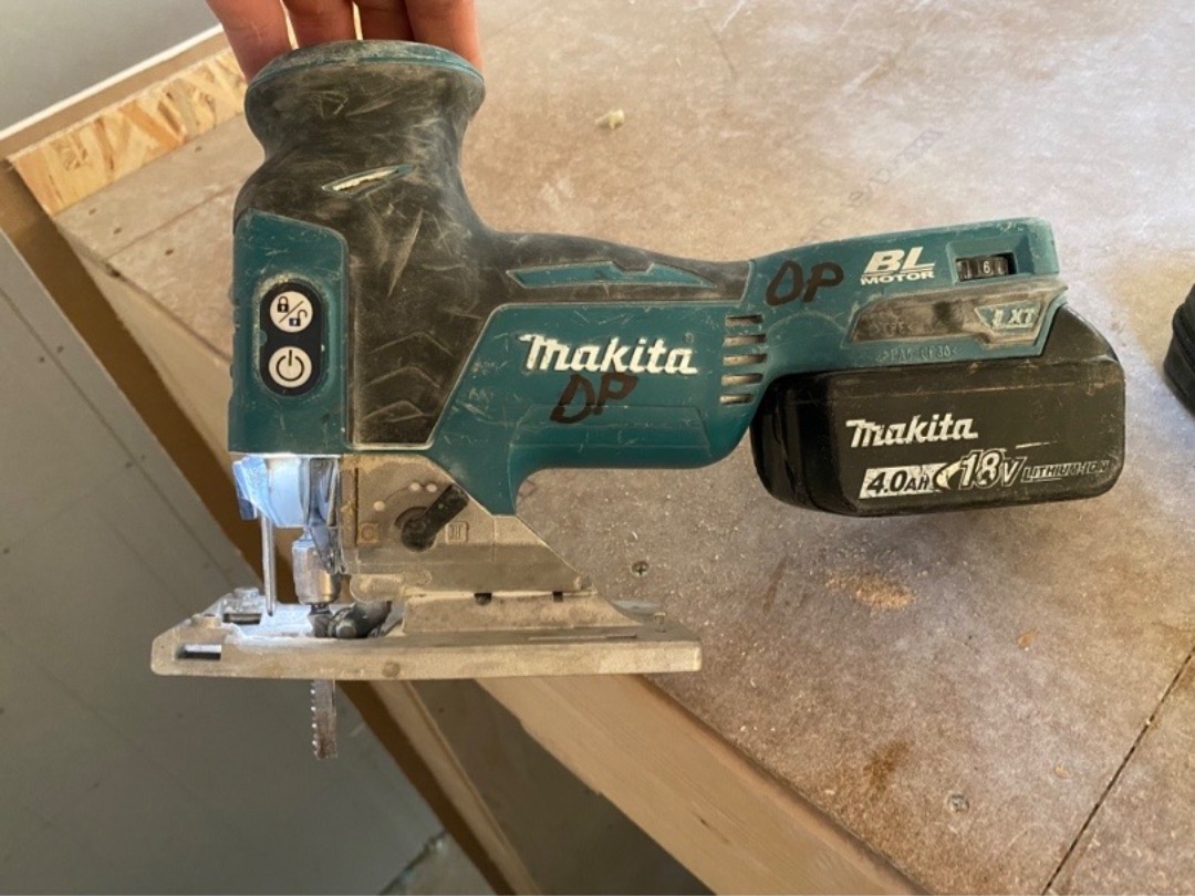 Batteridriven sticksåg makita djv181