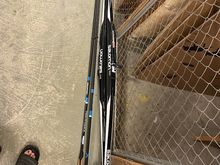 Skateskidor vallningsfria nästan oanvända med kolfiberstavar