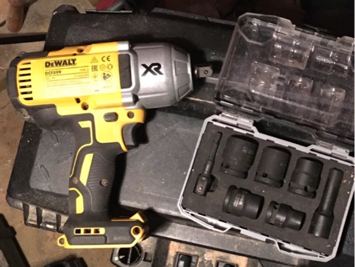 Mutterdragare utan batteri och laddare