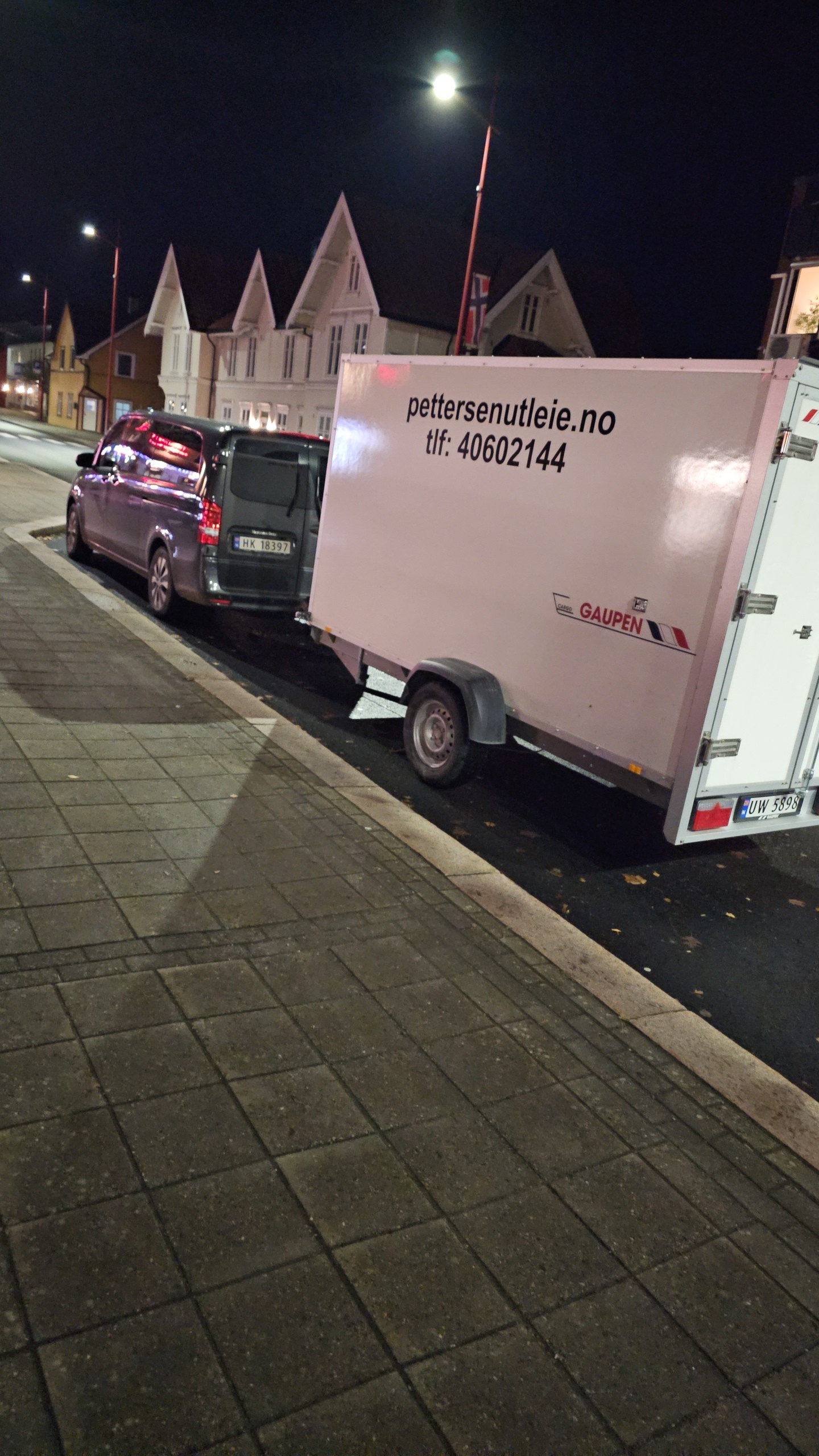 Stor skaphenger til leie