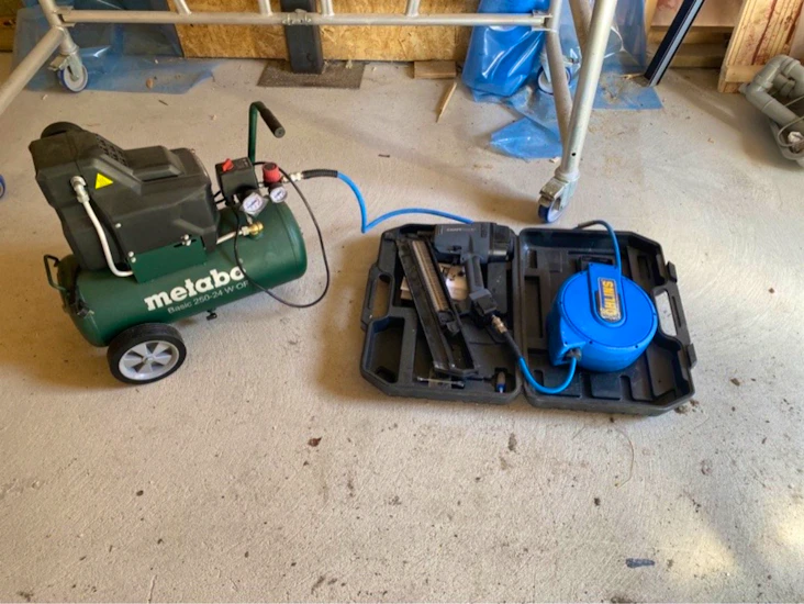 Spikpistol för stomspik