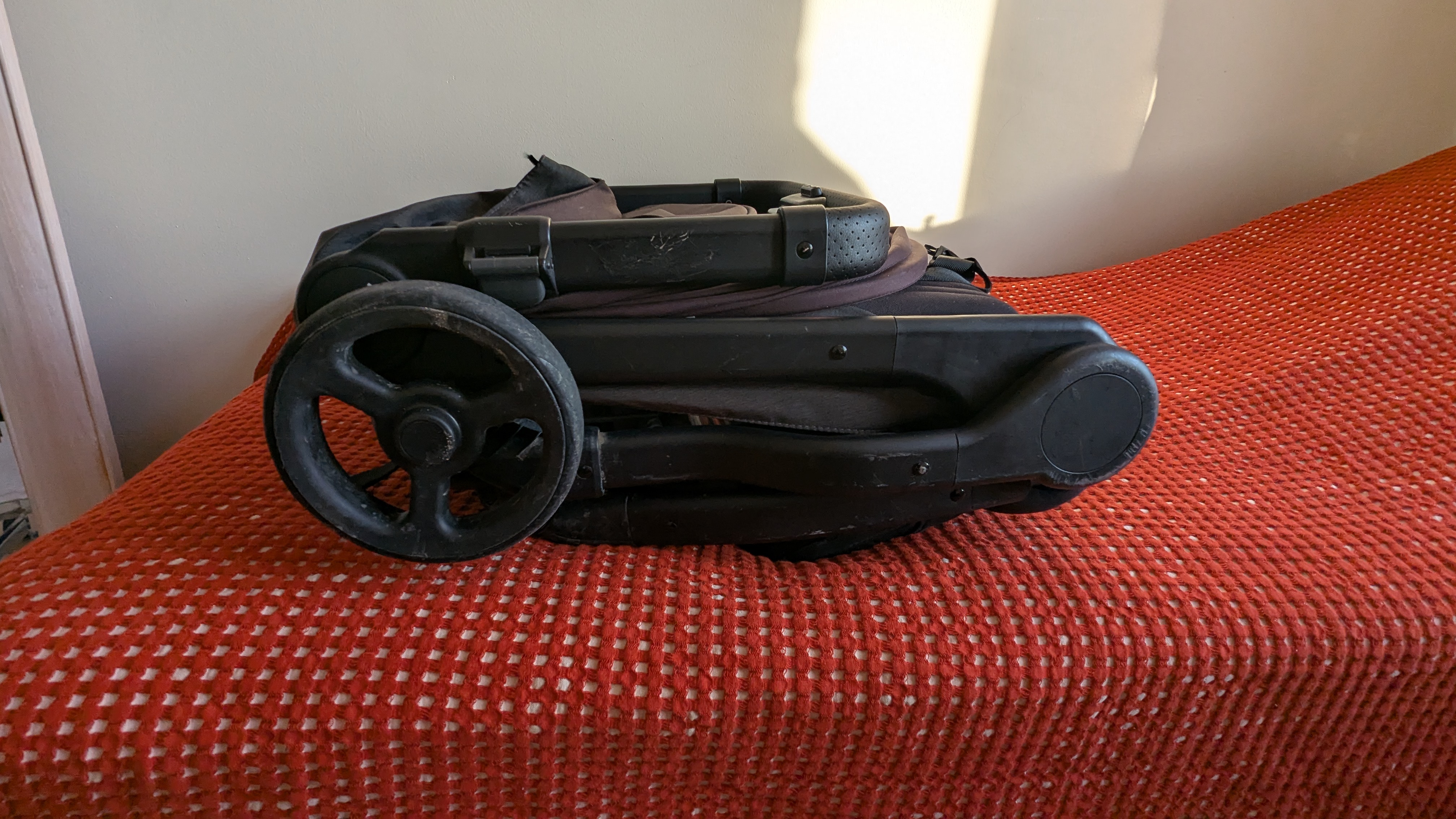 Matkarattaat ergobaby metro+ cabin size