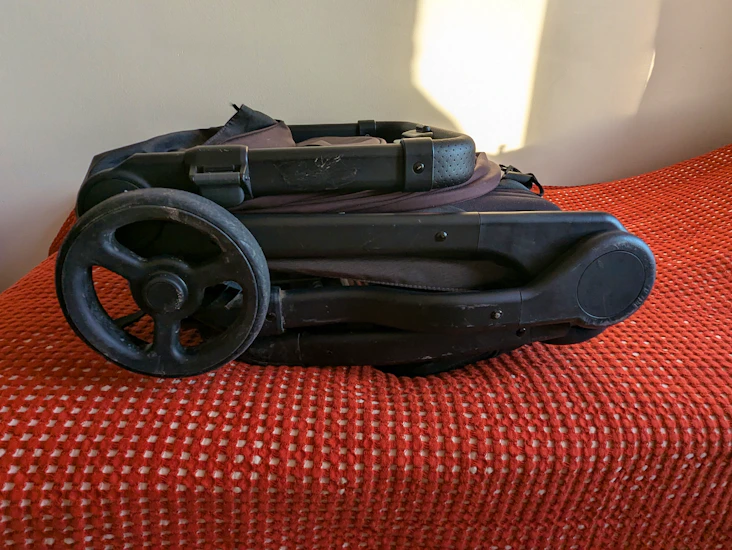 Matkarattaat ergobaby metro+ cabin size