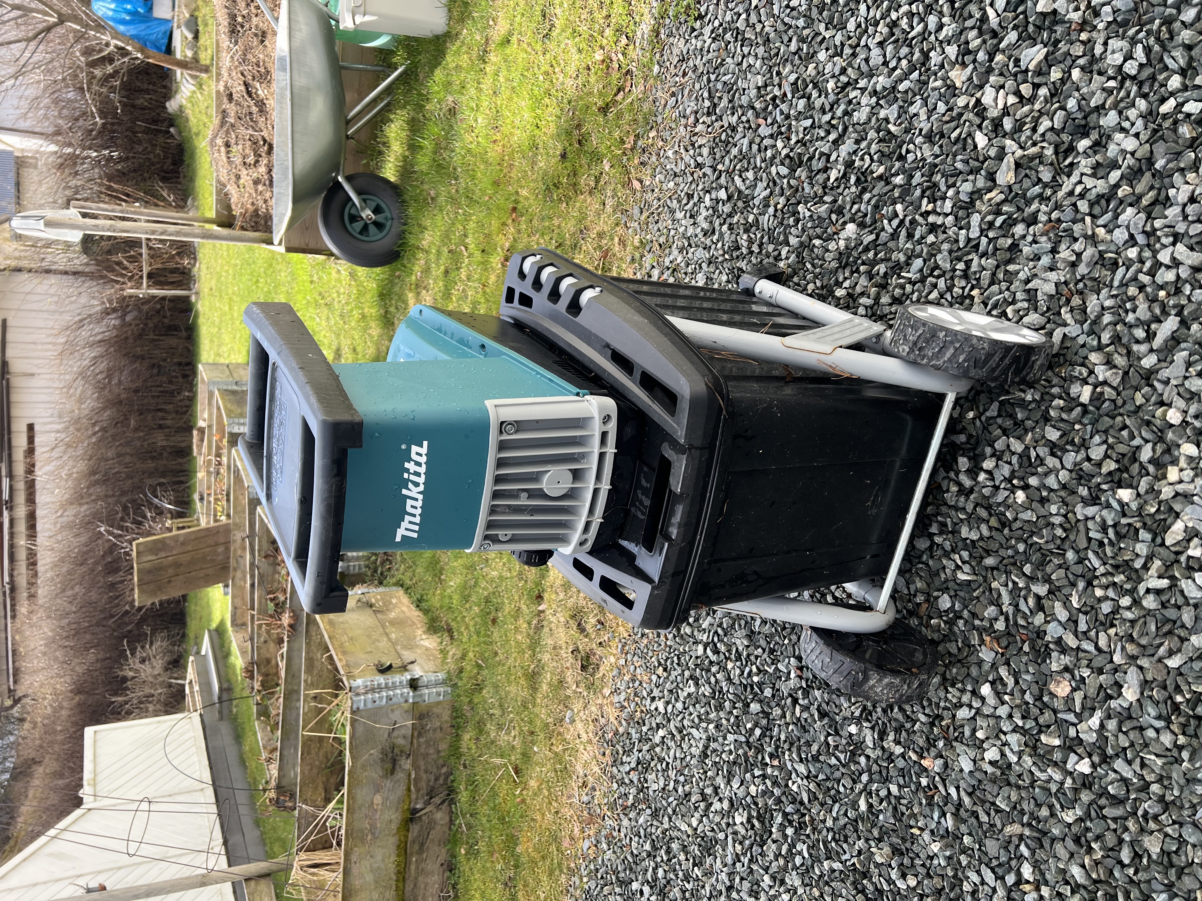 Kraftig makita kompostkvern