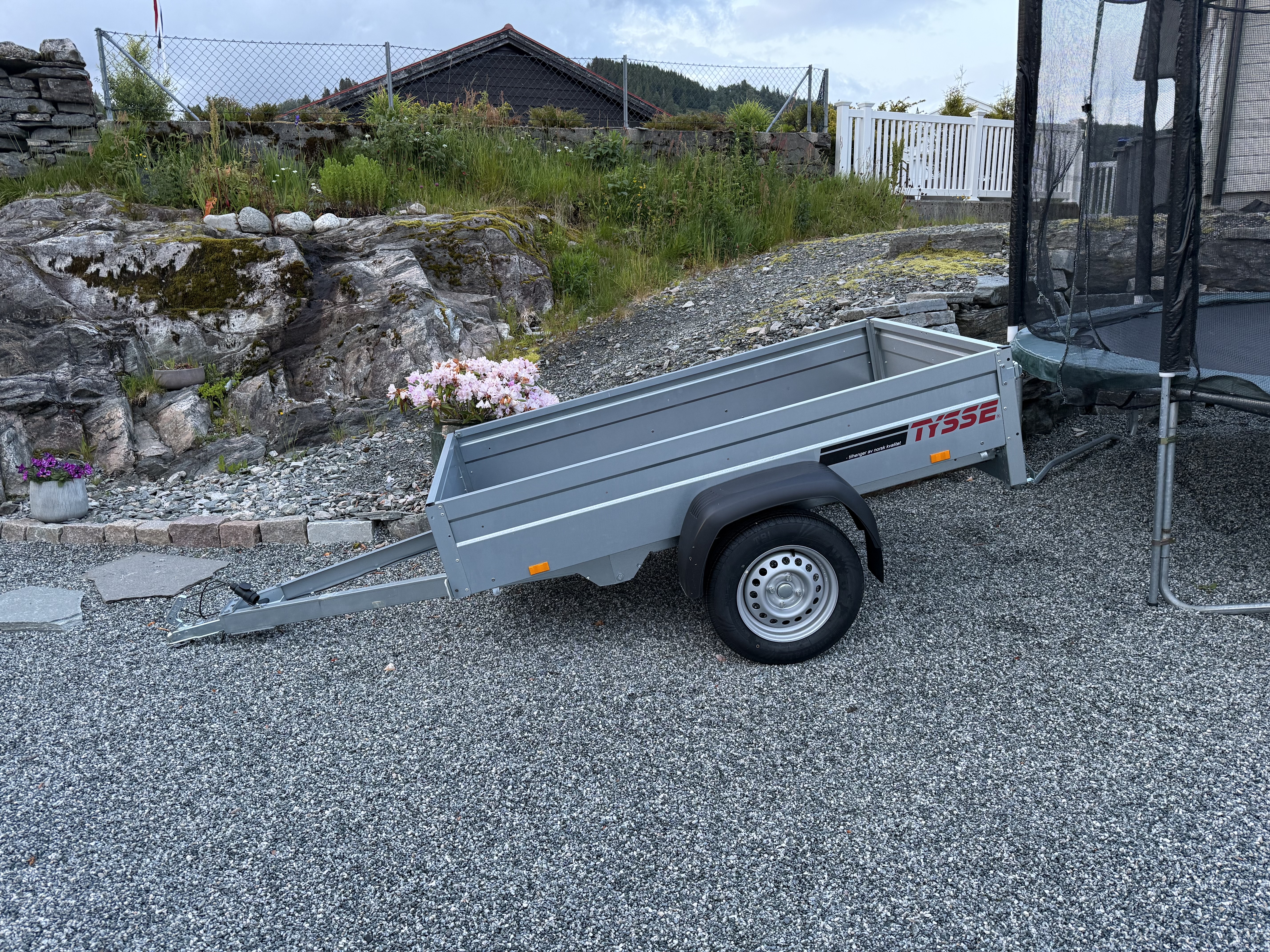 Tilhenger med tipp 750 kg