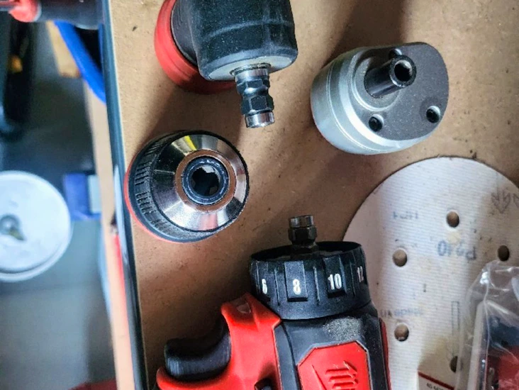 M12 milwaukee vinkelskru maskin