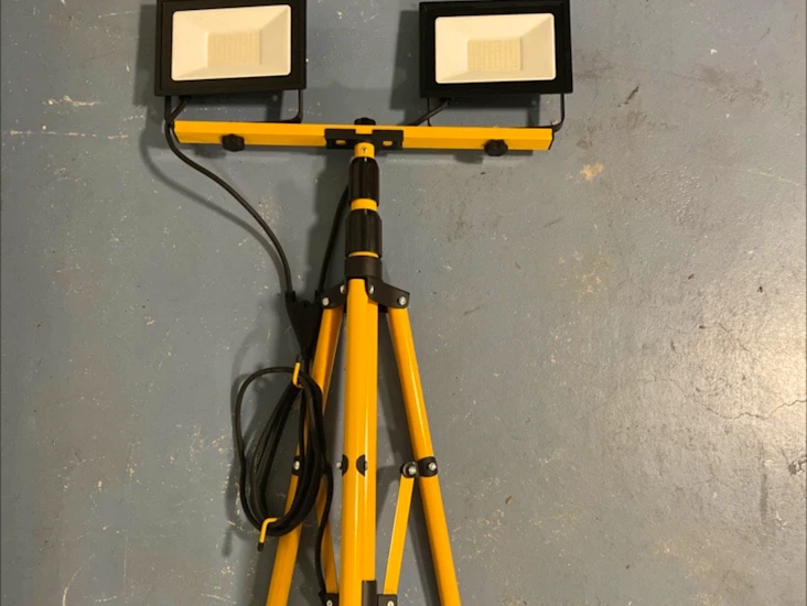 Dubbel arbetslampa med stativ