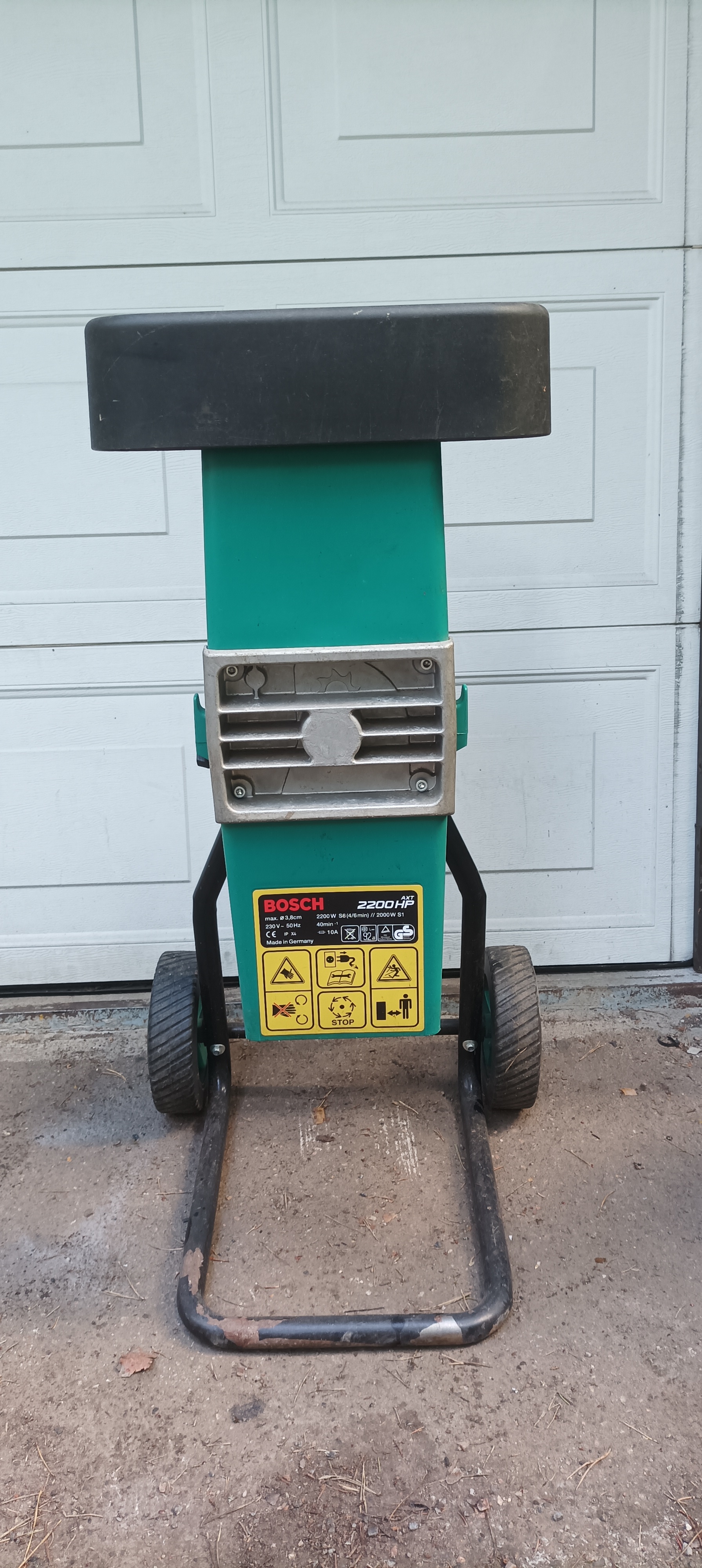 Vuokrataan bosch axt 2200 oksasilppuri. 