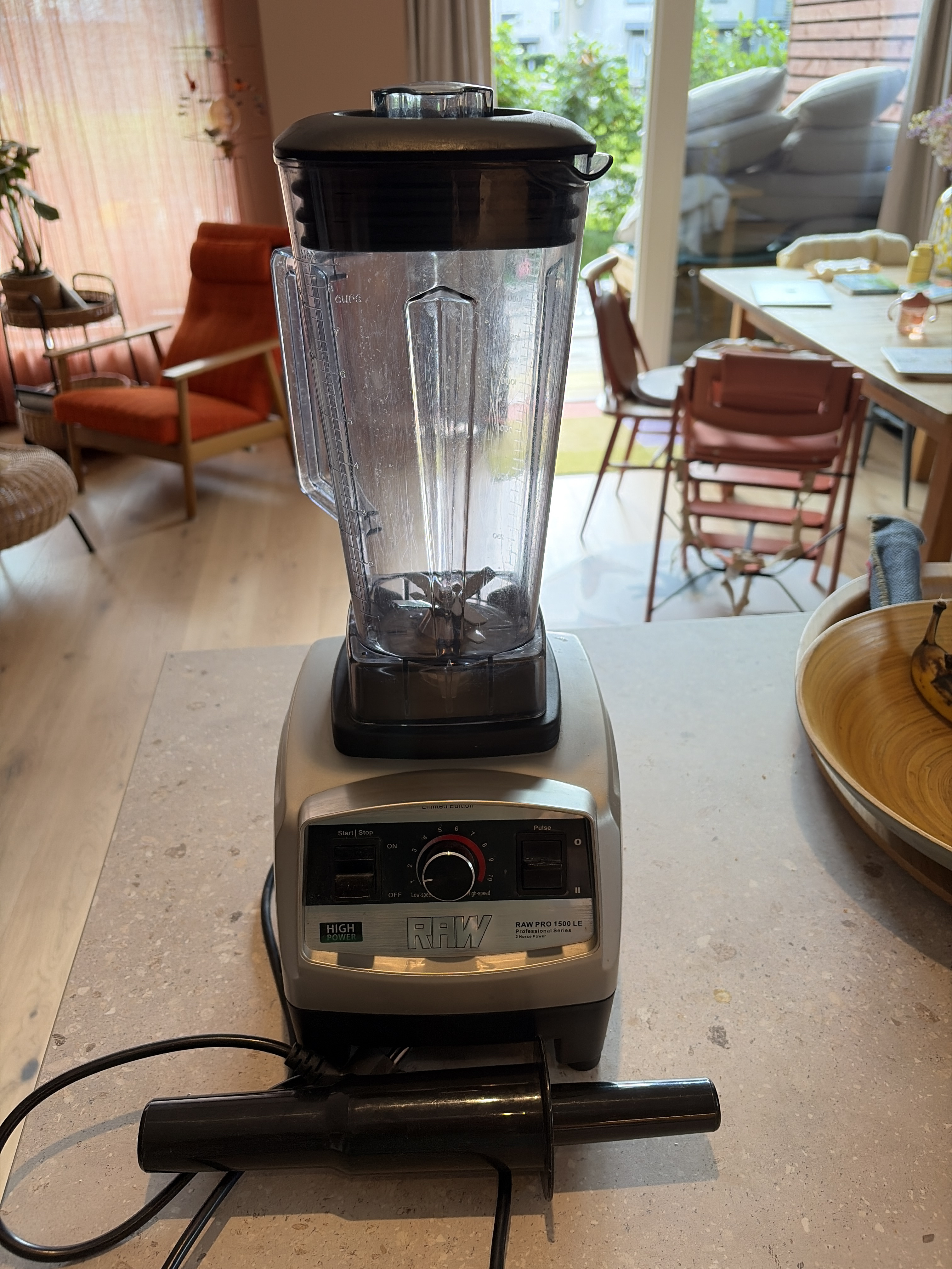 Solid blender for smoothies etc