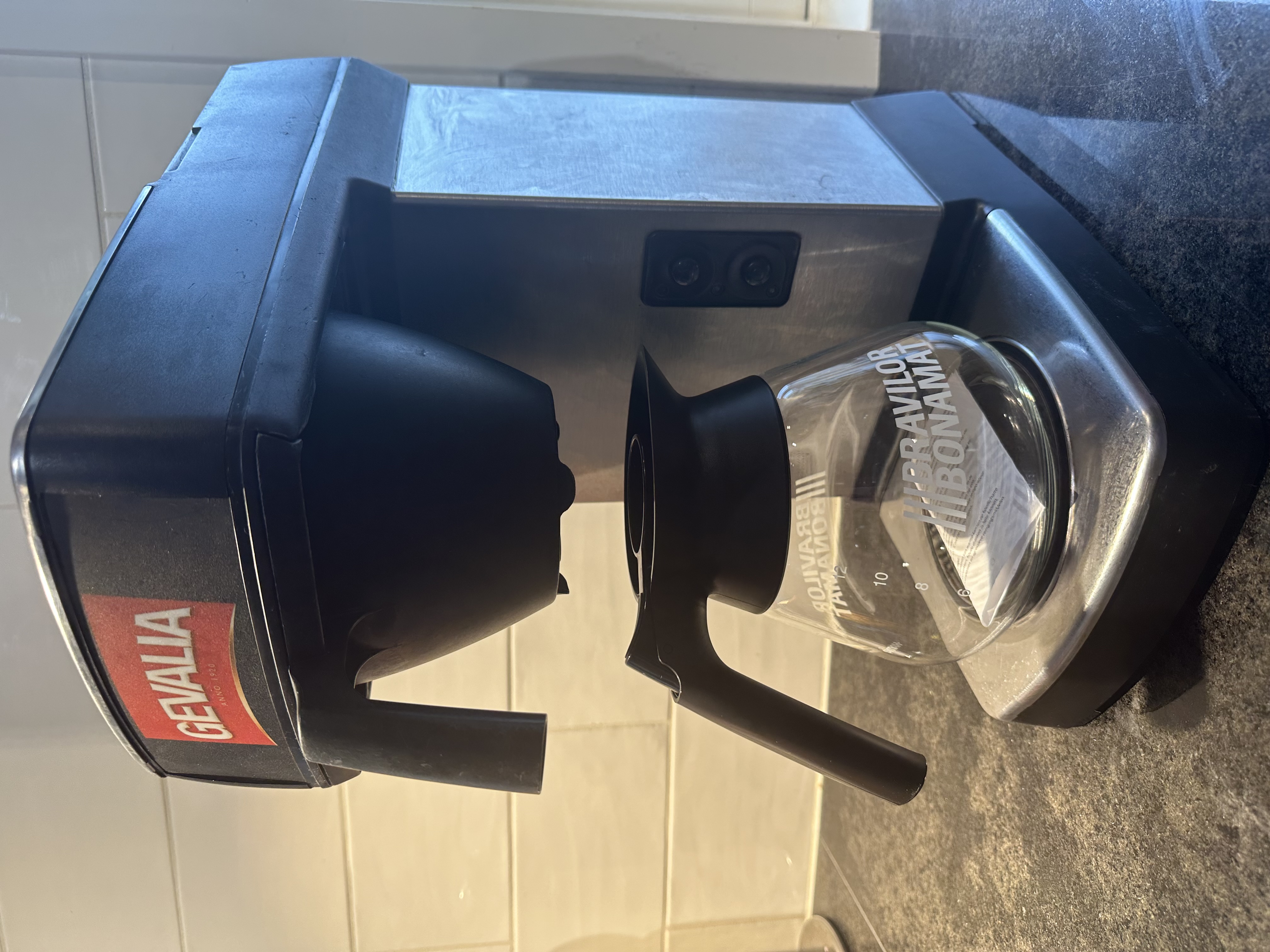 Professionell och kommersiell kaffebryggare bonamat bravilator novo