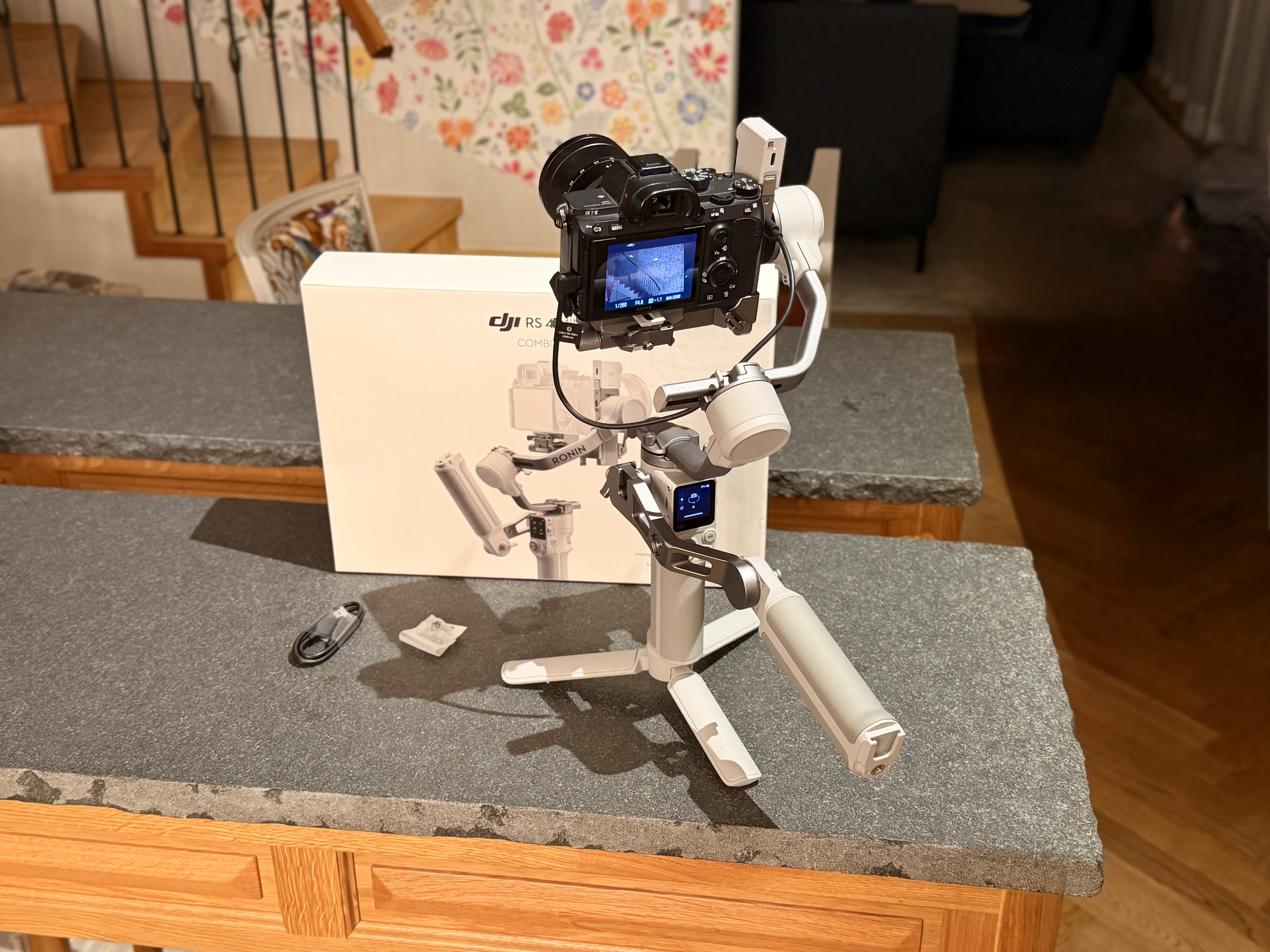 Dji rs4 mini combo – inköpt september 2026 och i nyskick.