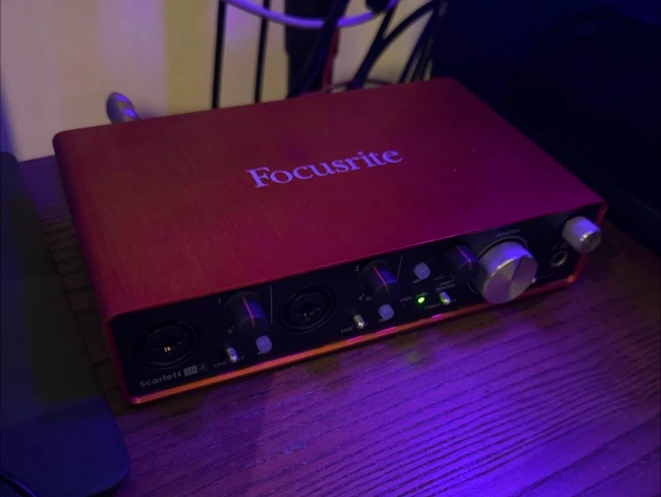 Focusrite 2i4 ljudkort med midi interface
