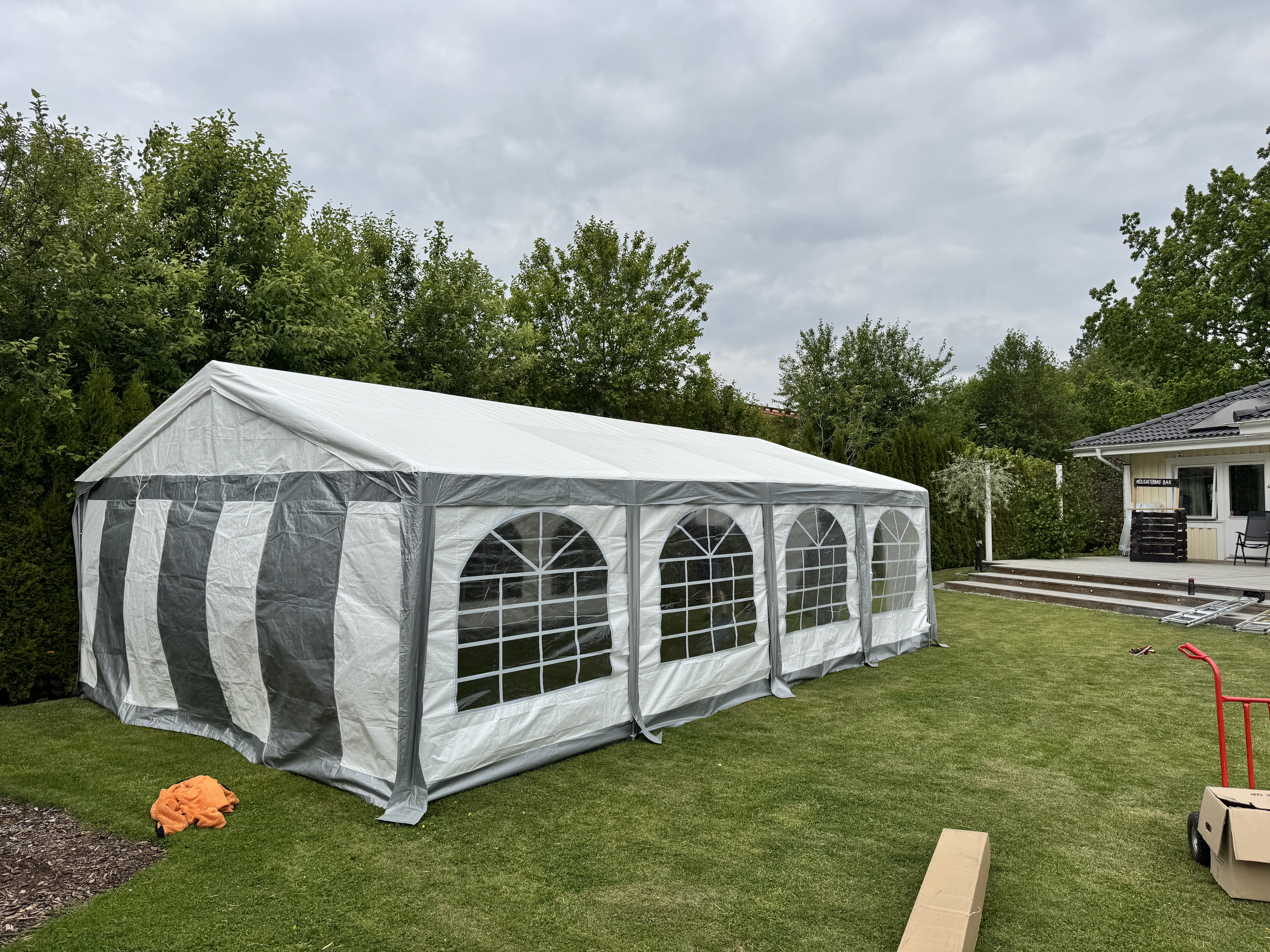 Partytält 5x8m 40m2 från toolport 