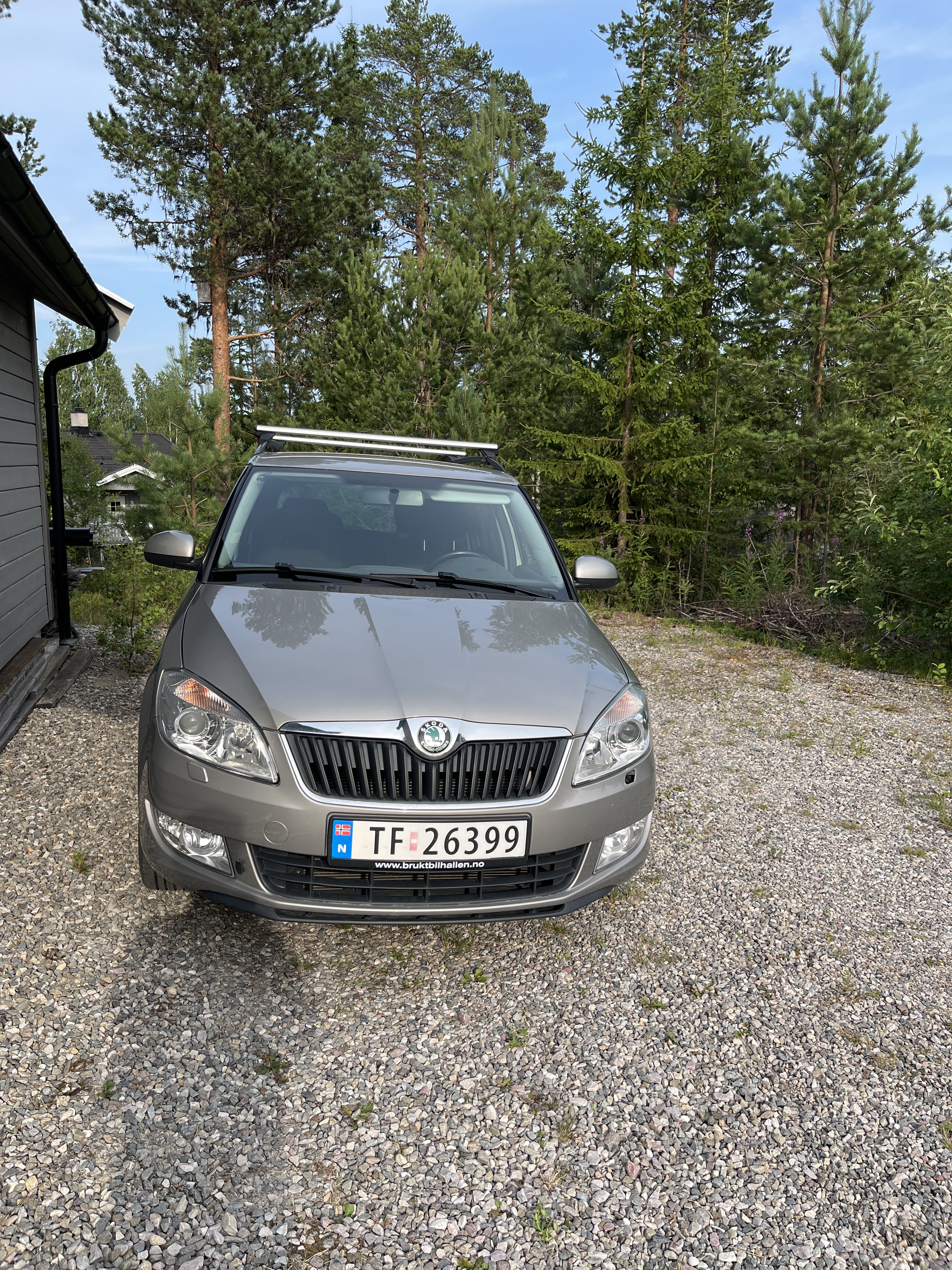 Skoda fabia 1,2l m/hengerfeste og takrails
