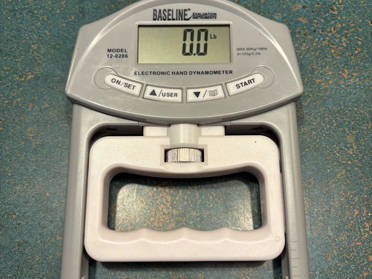 Electric grip strength dynamometer