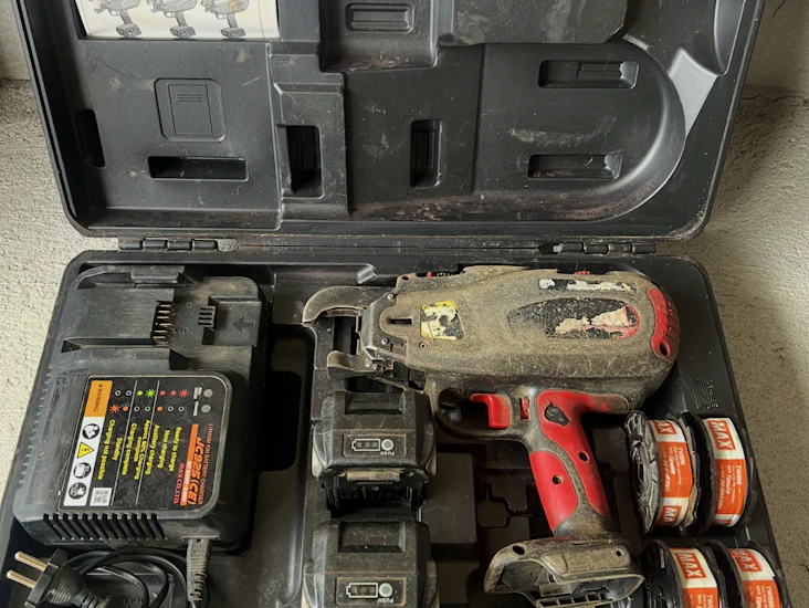 Max rb398 jernbindermaskin