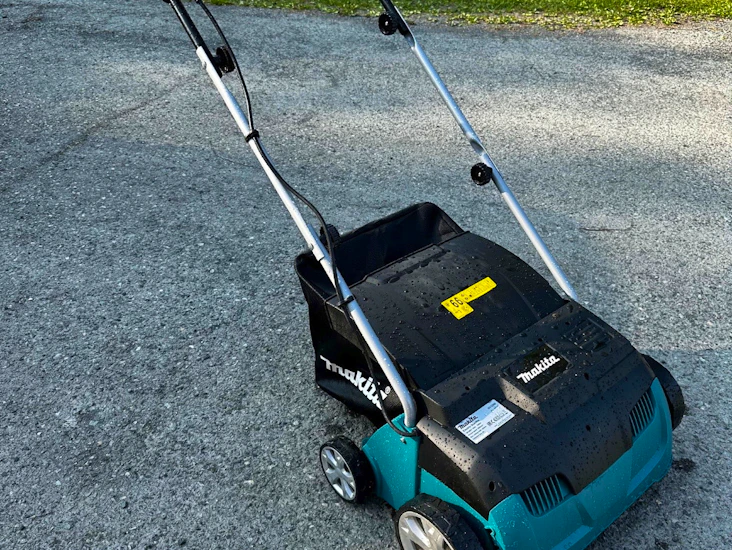 Makita uv3200 plenlufter og mosefjerner