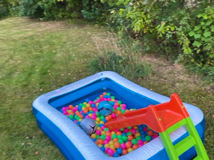 Bollhav med rutschkana