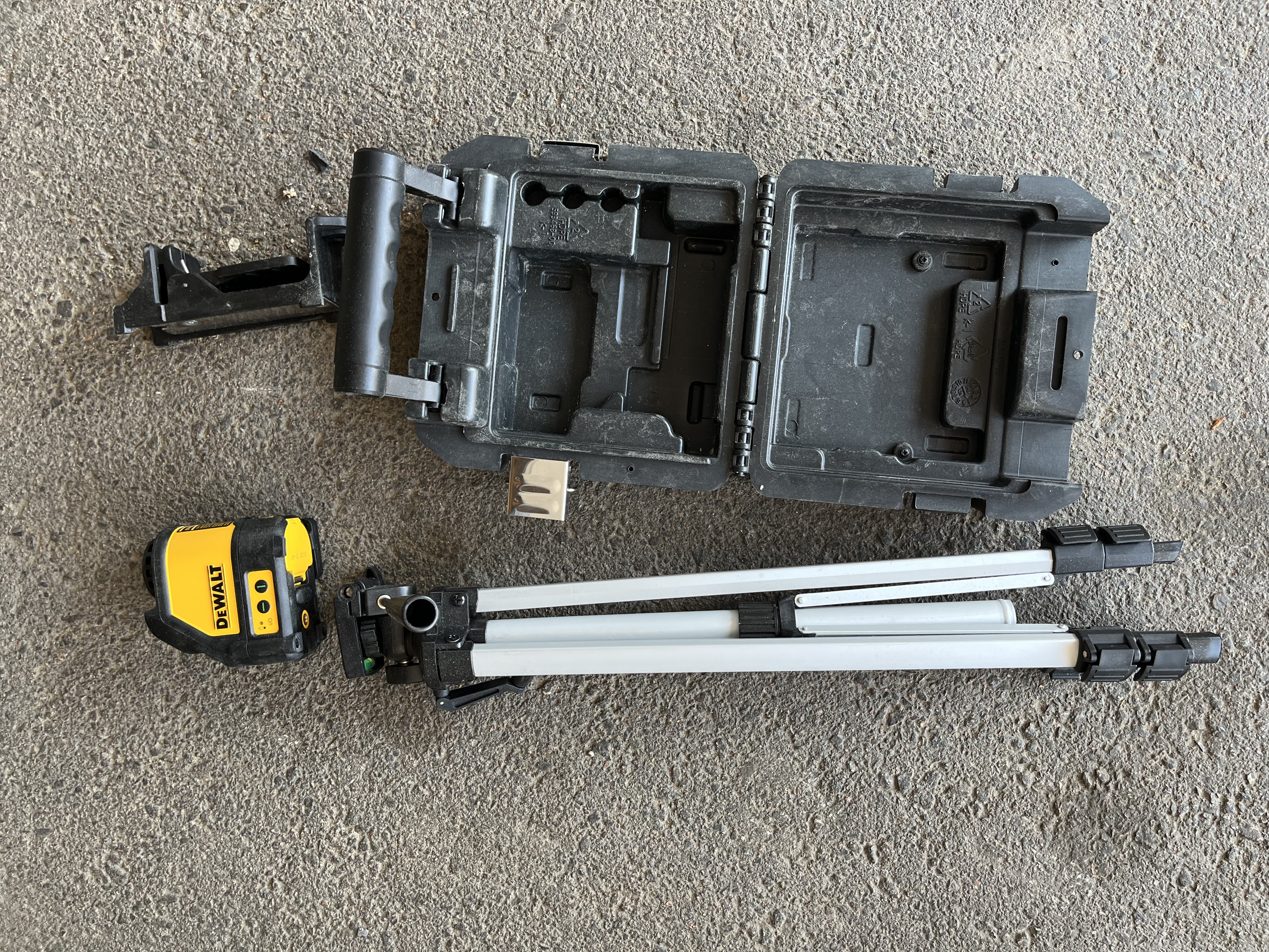 Krysslaser fra dewalt med stativ