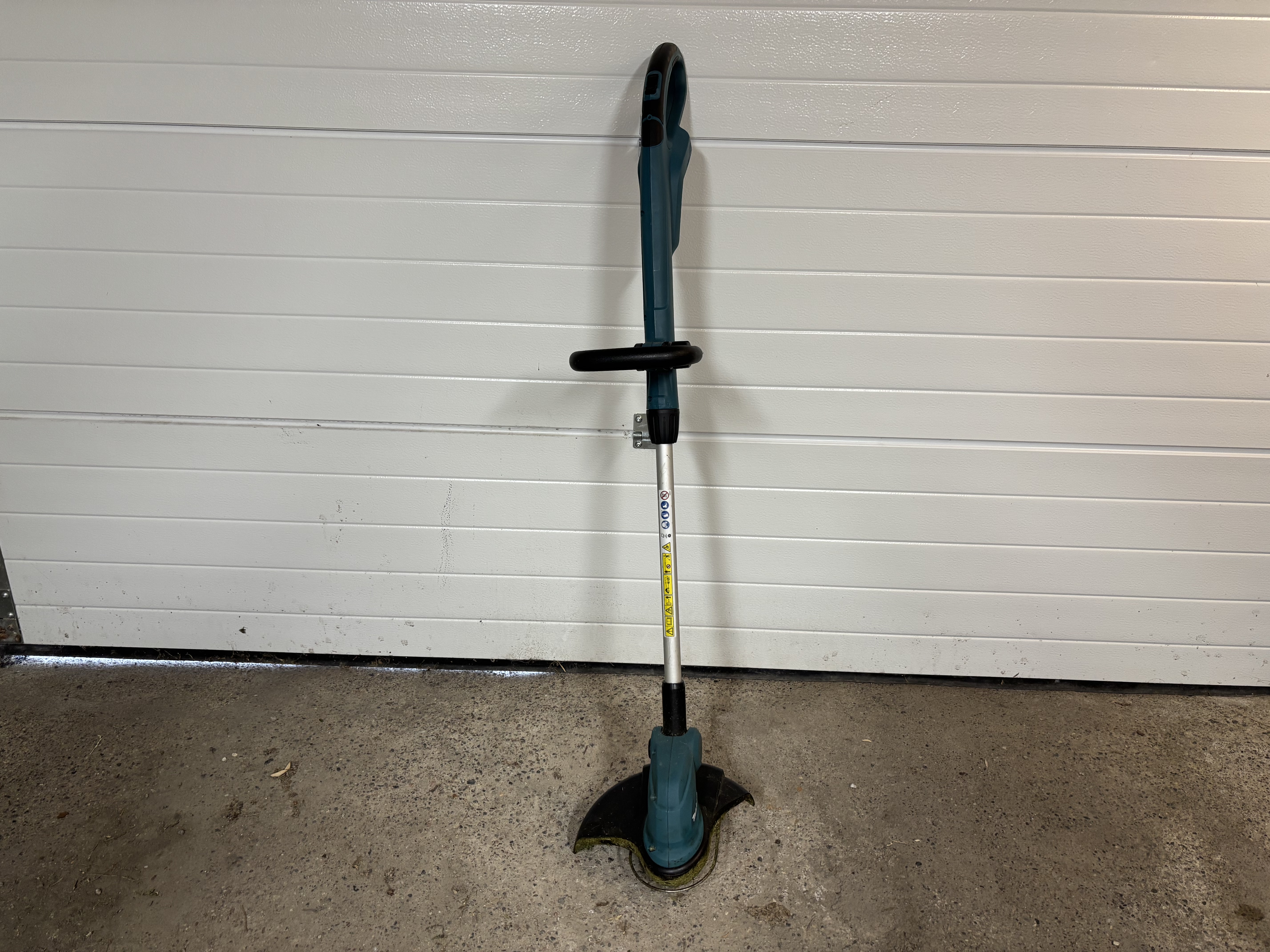 Makita dur181 gresstrimmer/trådtrimmer 18v | batteri leies separat