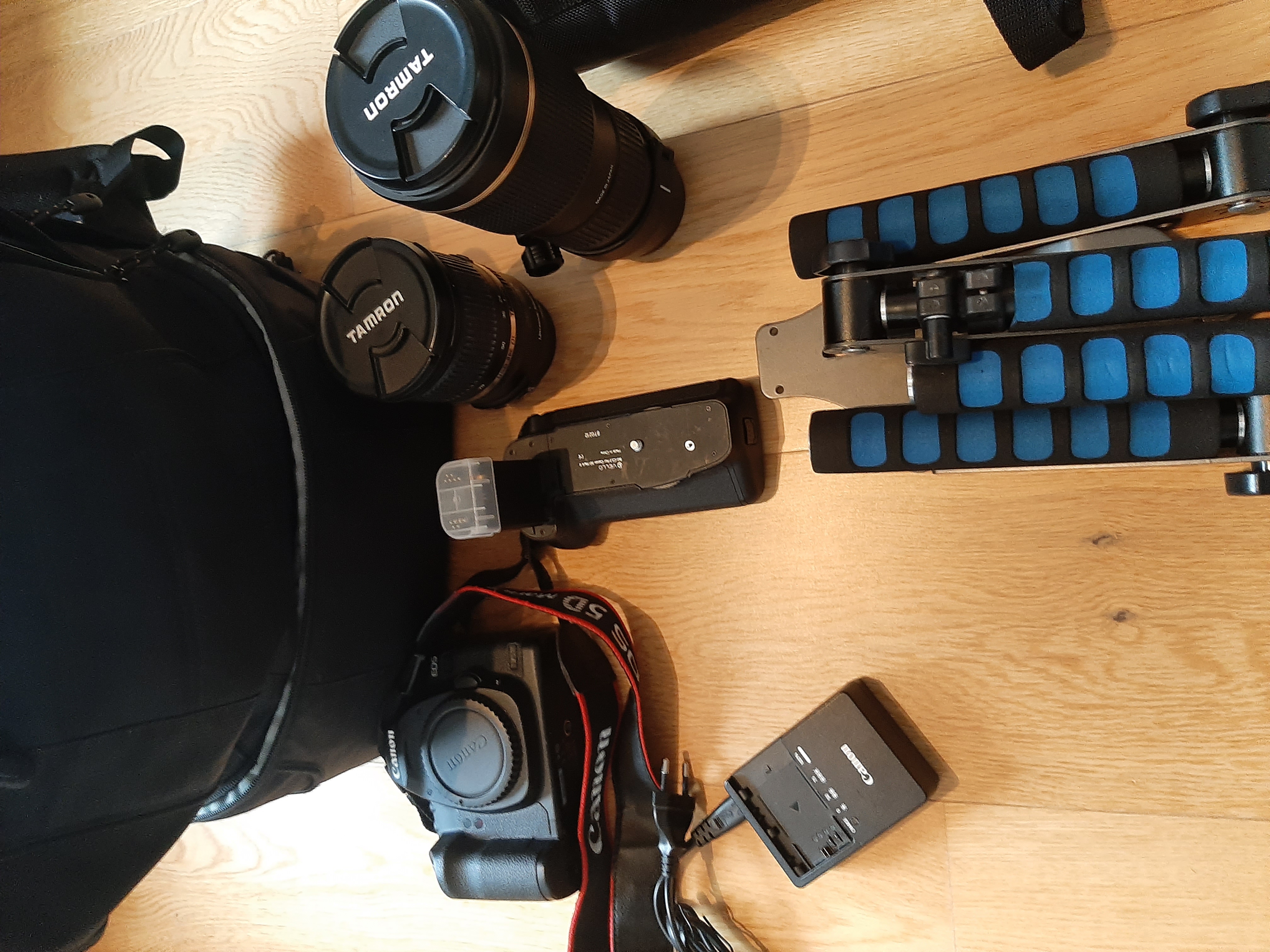 5d mark ii speilrefleks + 2 linser + cf kort + filter ++! si ifra om du kun ønsker å låne noe av dette