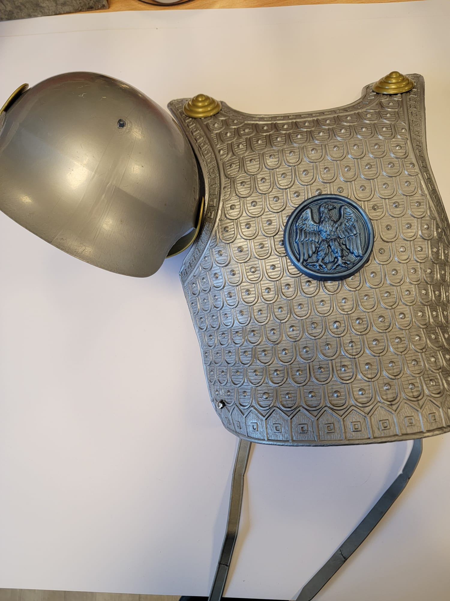 Breast plate + helmet