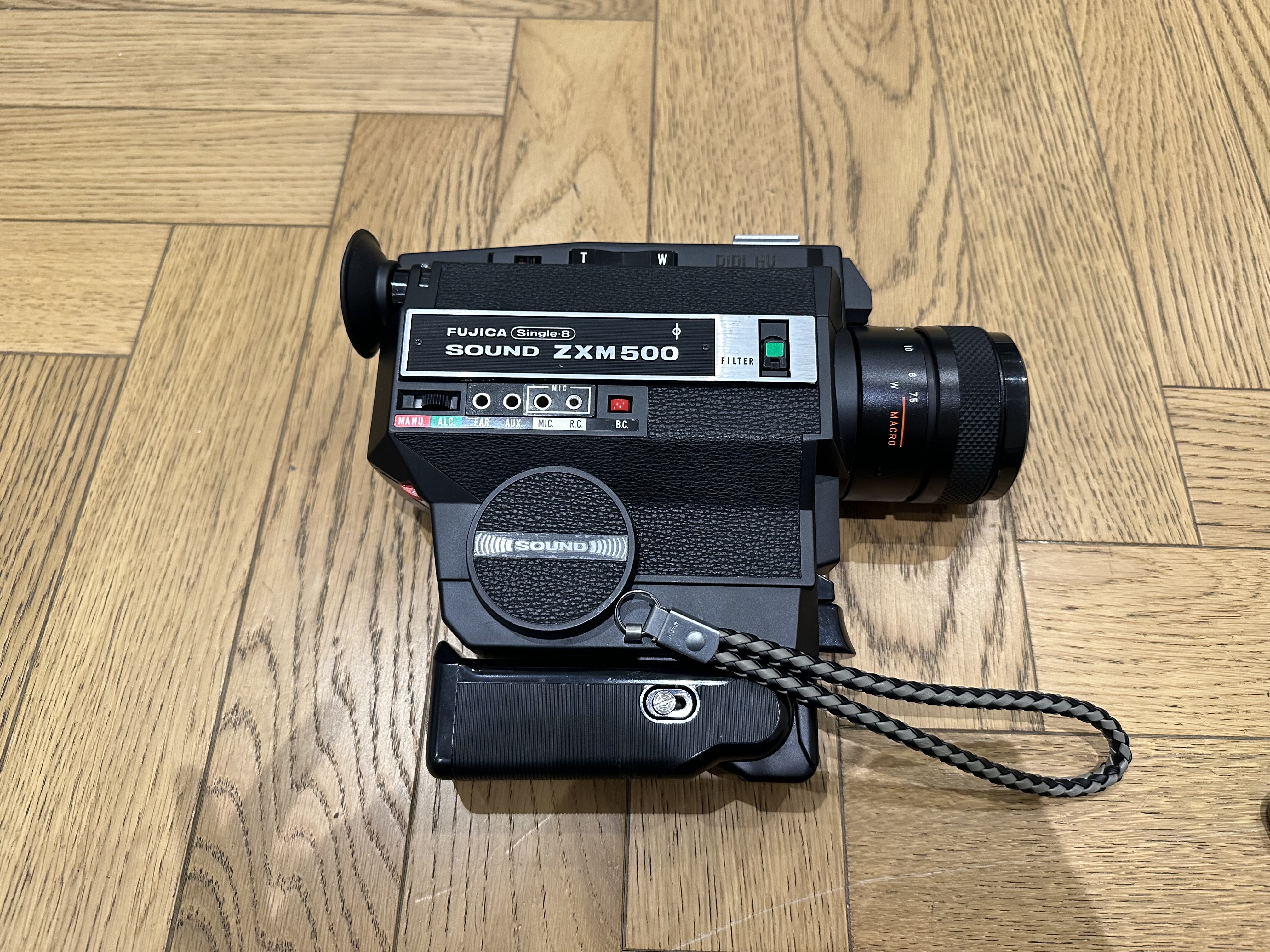 Fujica single-8 sound zxm500 single 8mm camera