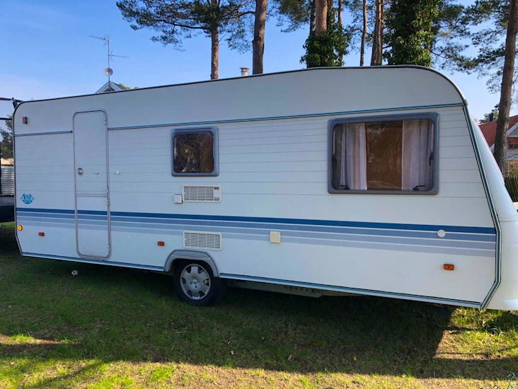 Fin husvagn för 6 personer uthyres