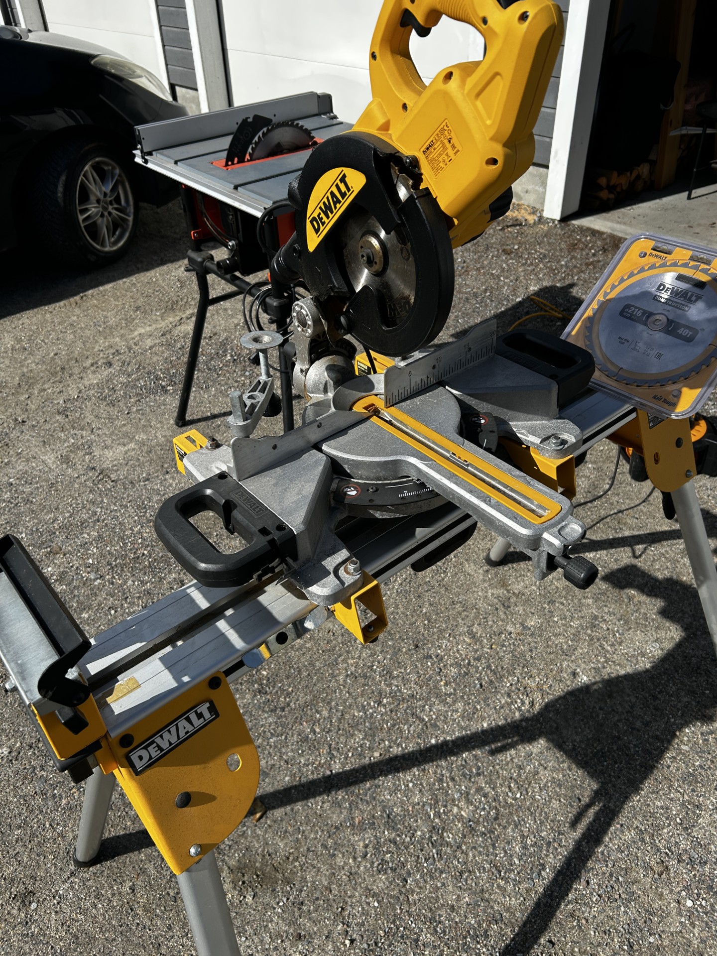 Dewalt dws773  kapp- og gjærsag med stativ