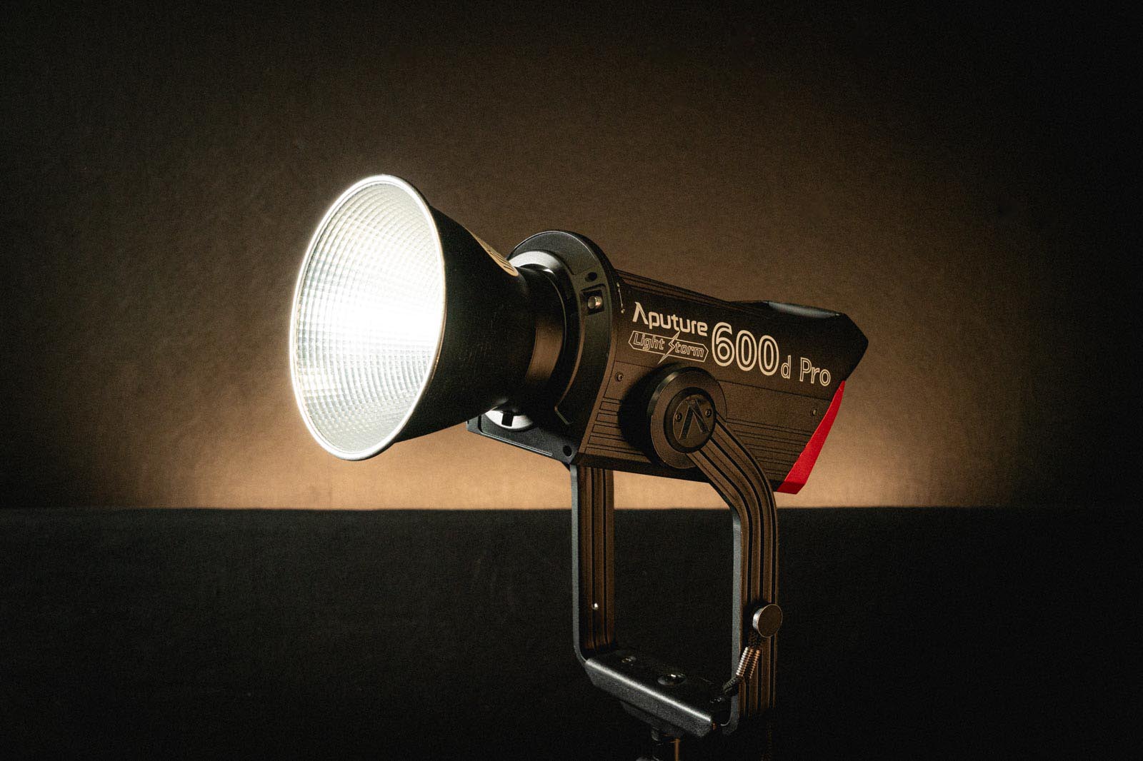Aputure ls 600d pro light storm
