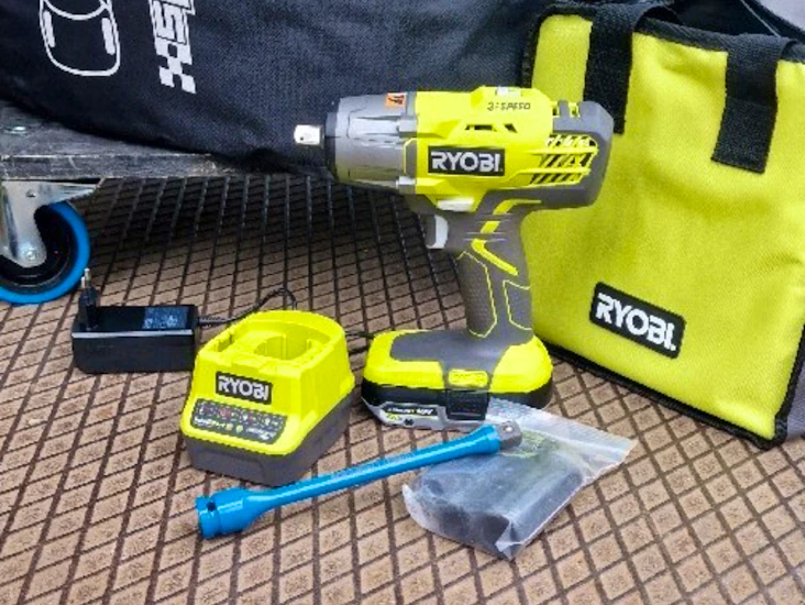 Mutterdragare med 3 hylsor