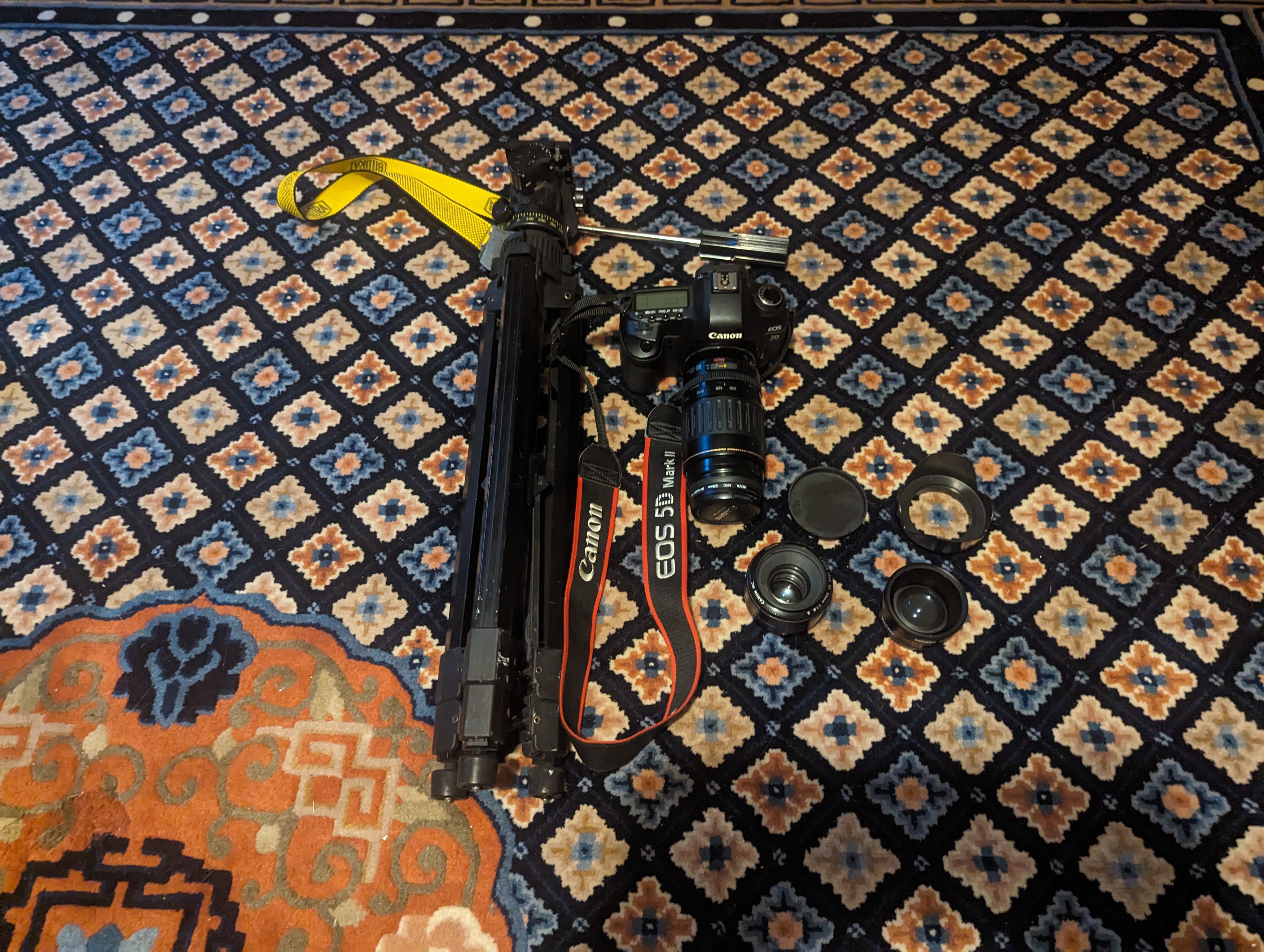 5d mark ii komplett med objektiv och stativ 