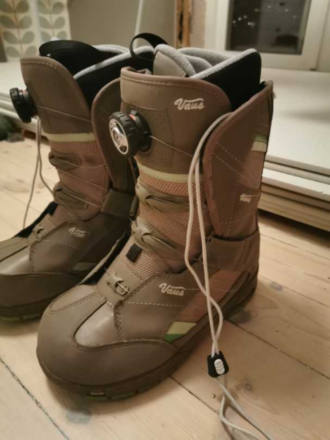 Sims snowboard dame 168 cm, str 38 i sko