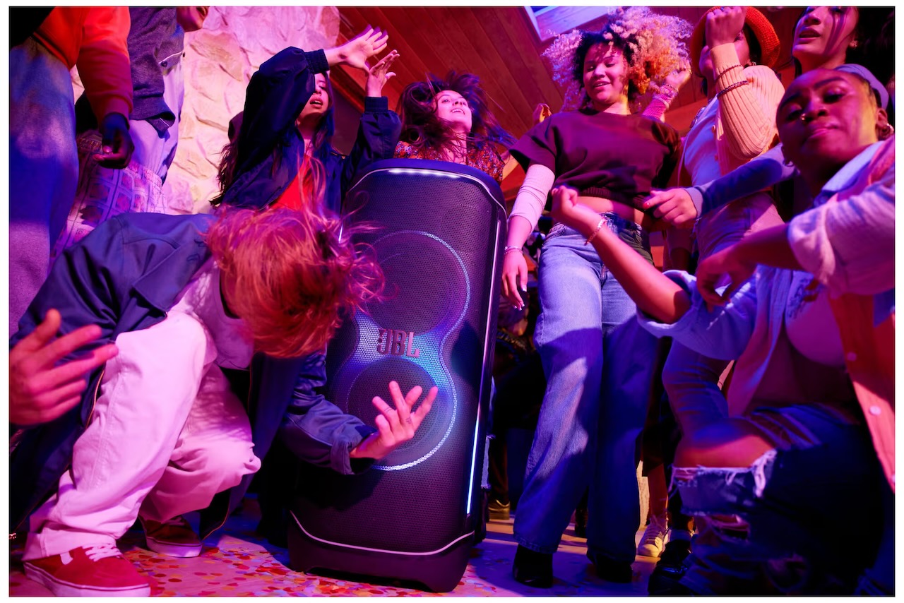 Jbl partybox ultimate – rå lyd og lys til fest og event 
