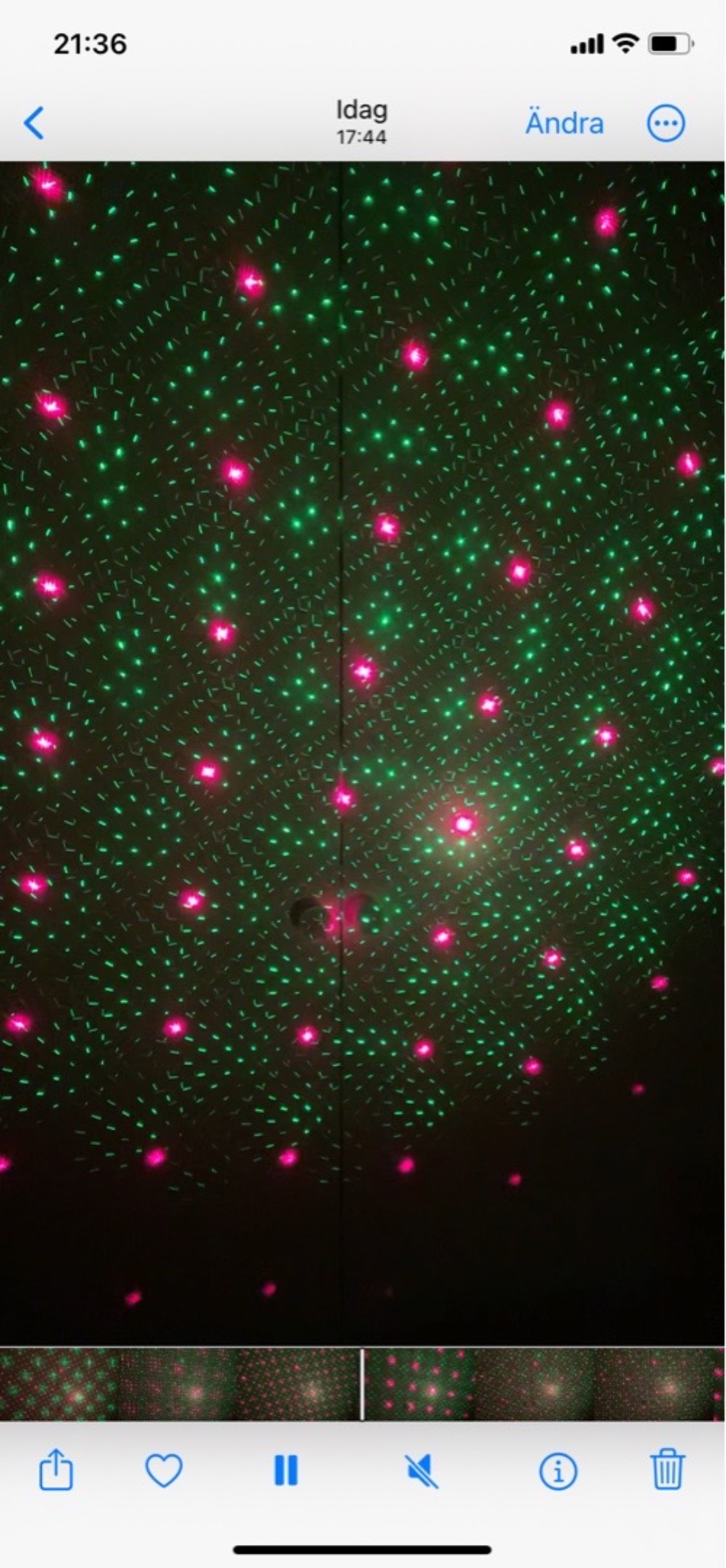 Dansande discoprickar röd+grön