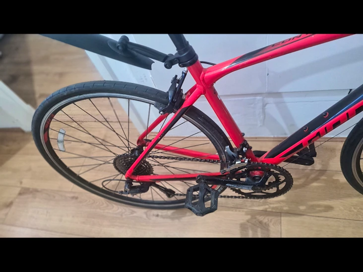 Giant contend 2 road bike
