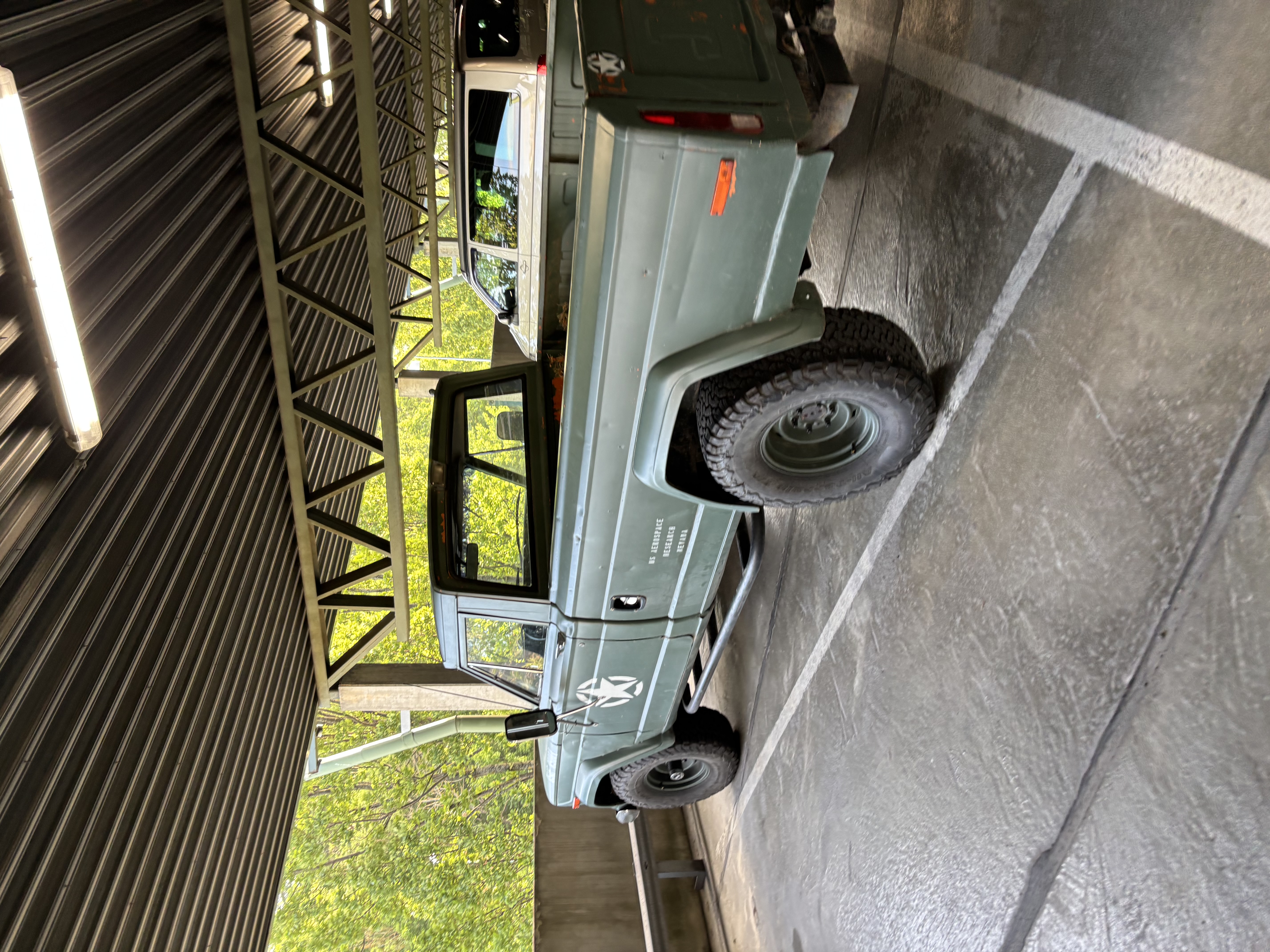 Jeep gladiator 1978 pickup truck. 