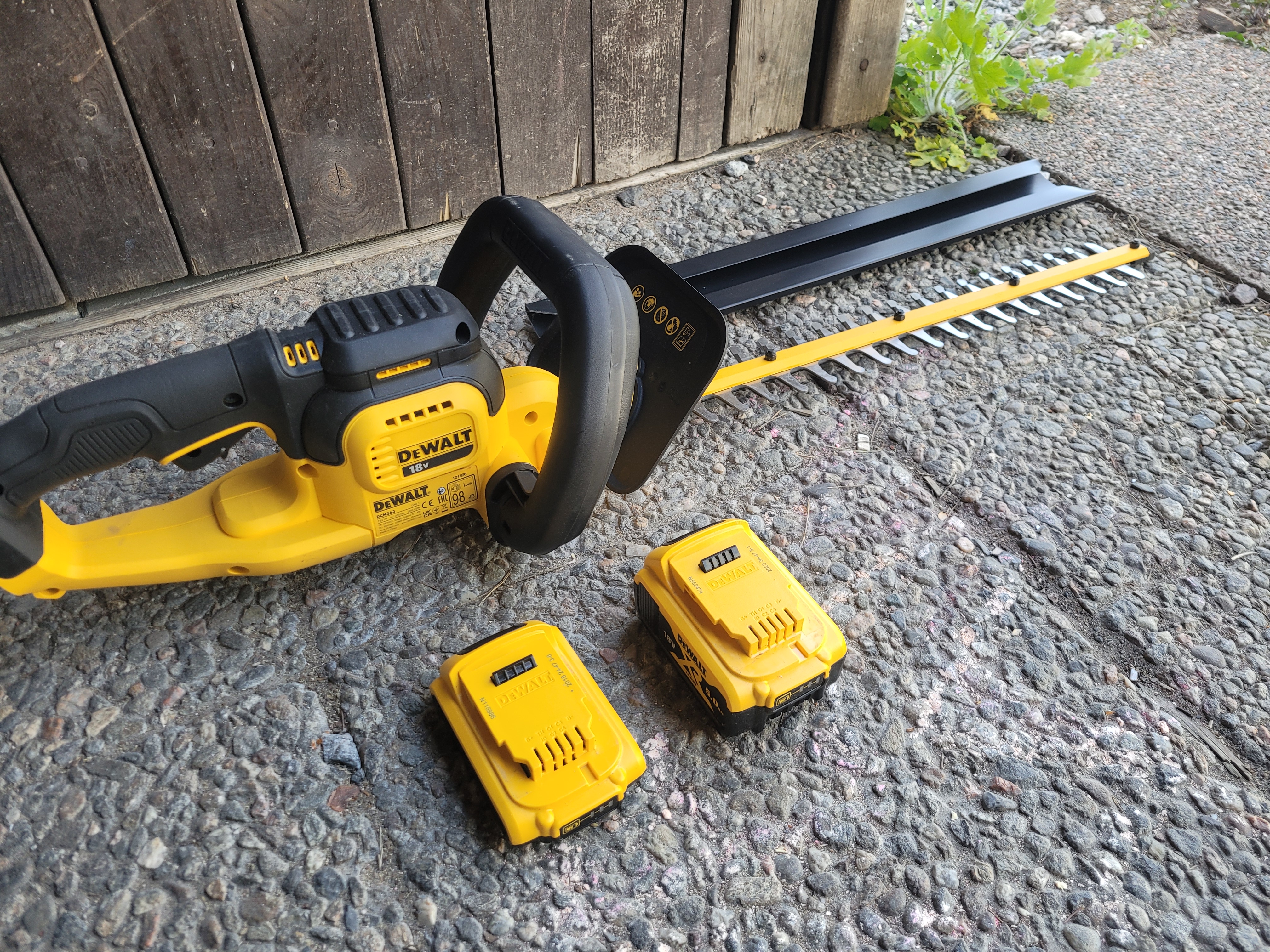 Pensasleikkuri akkukäyttöinen