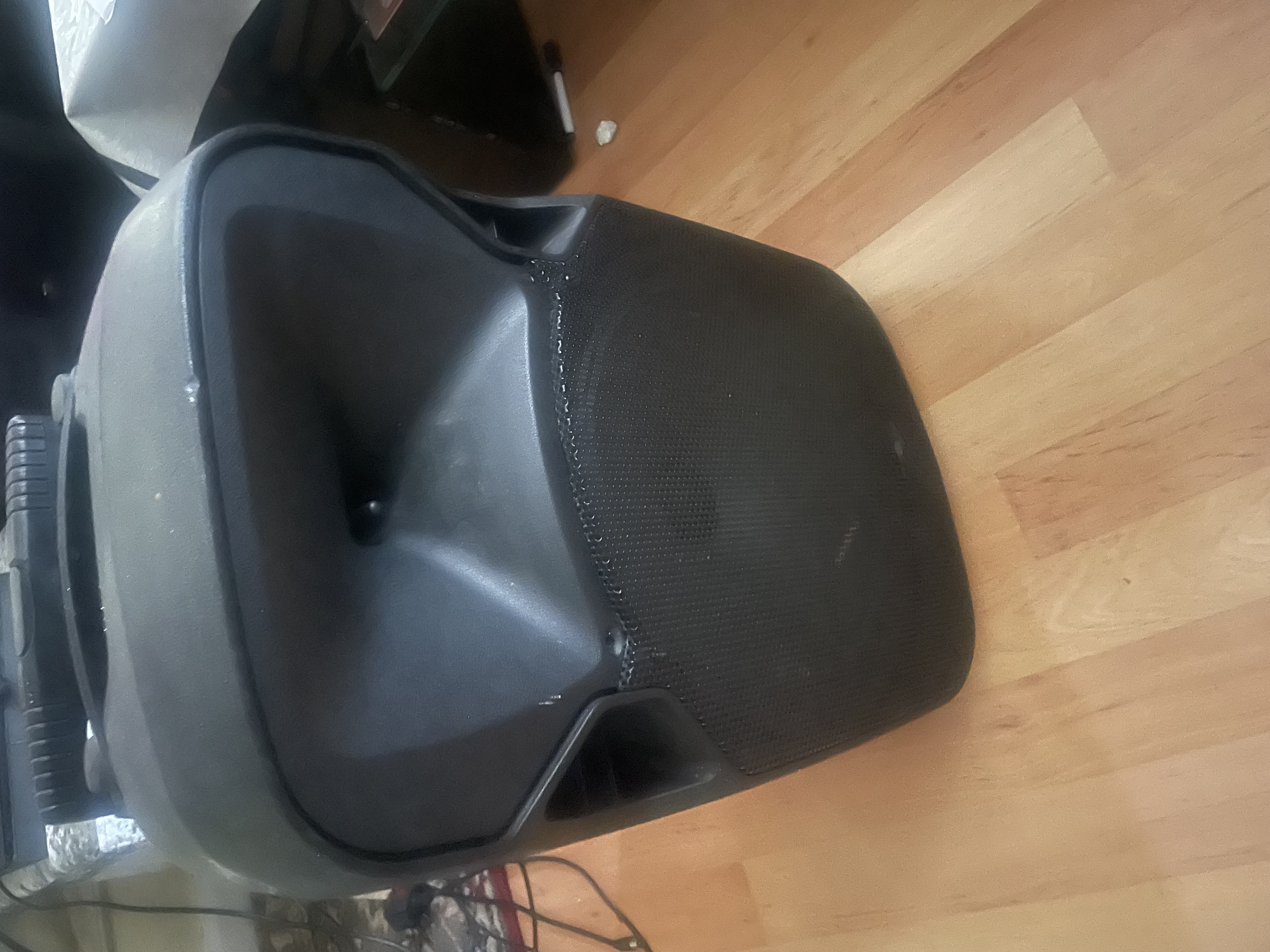 P12bt portable speaker