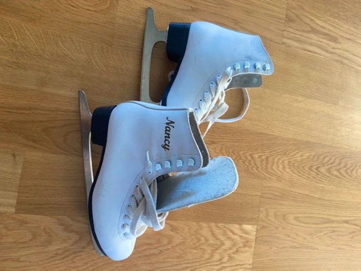 Konståkningsskridskor storlek 38 + isdubbar