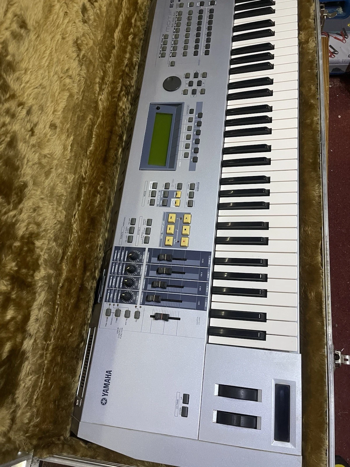 Yamaha motif es6 61-key synthesizer workstation mint condition