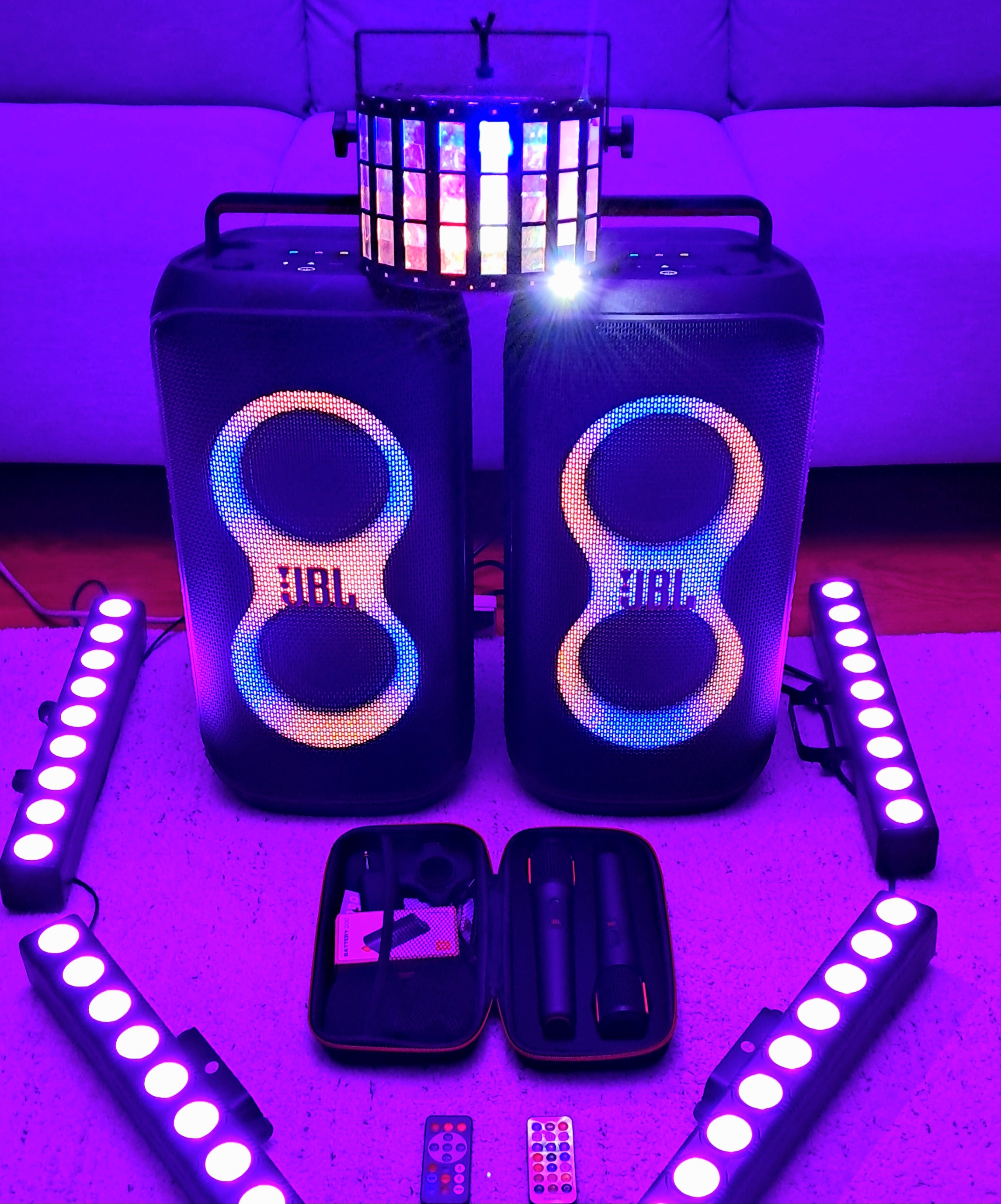 Iso bilepaketti | karaoke + diskovalot + 2x jbl partybox 120 + 4xled tunnelmavalot