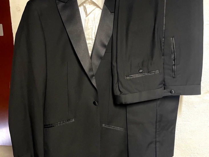 Komplett smoking & skjorta - strlk 50l