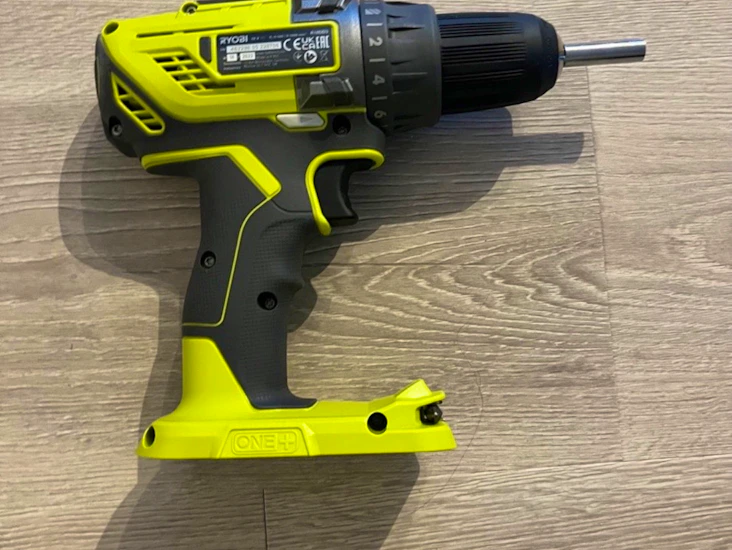 Borskrutrekker r18dd3 fra ryobi