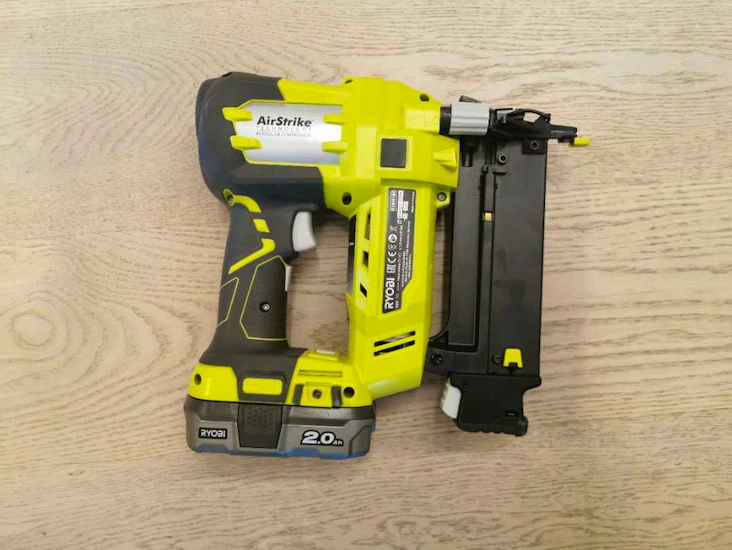 Elektrisk spikerpistol for dykkert