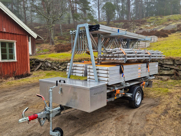 Modulställning i aluminium, 12 x 6 m, på släp