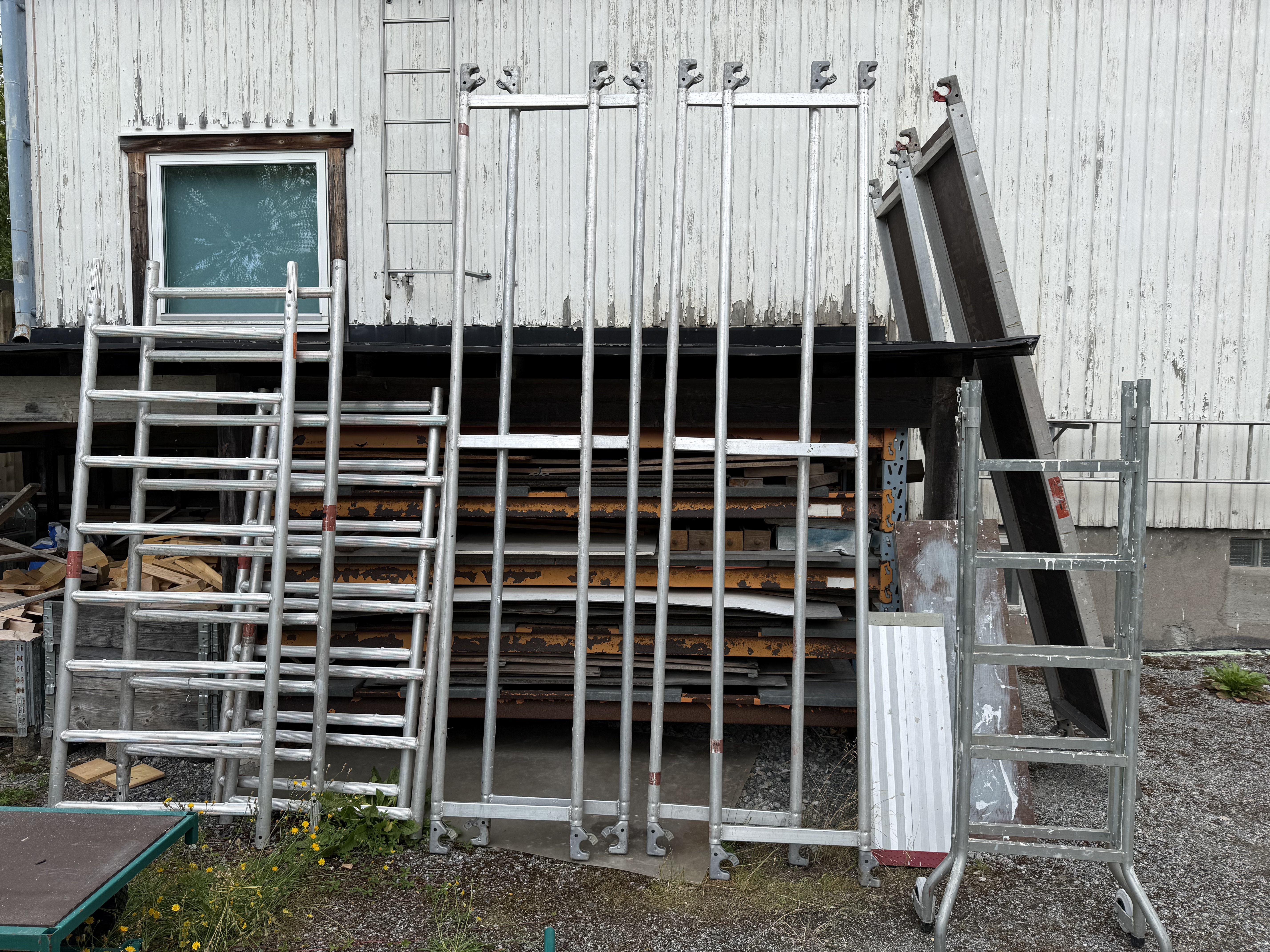 Rullställning i aluminium — parti ramar, räcken och plattformar